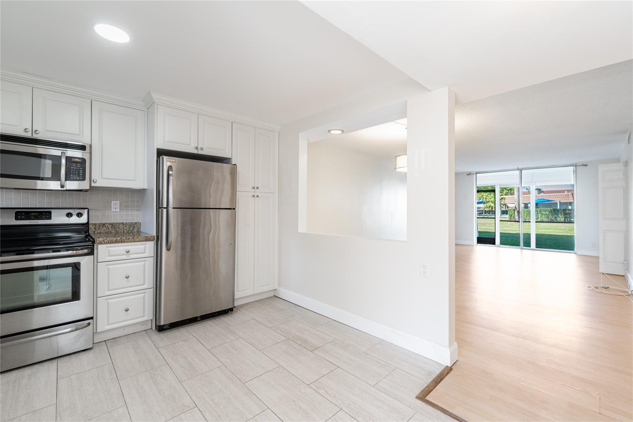 9523 S Hollybrook Lake Drive 107, Pembroke Pines, FL 33025 — photo 2 of 72