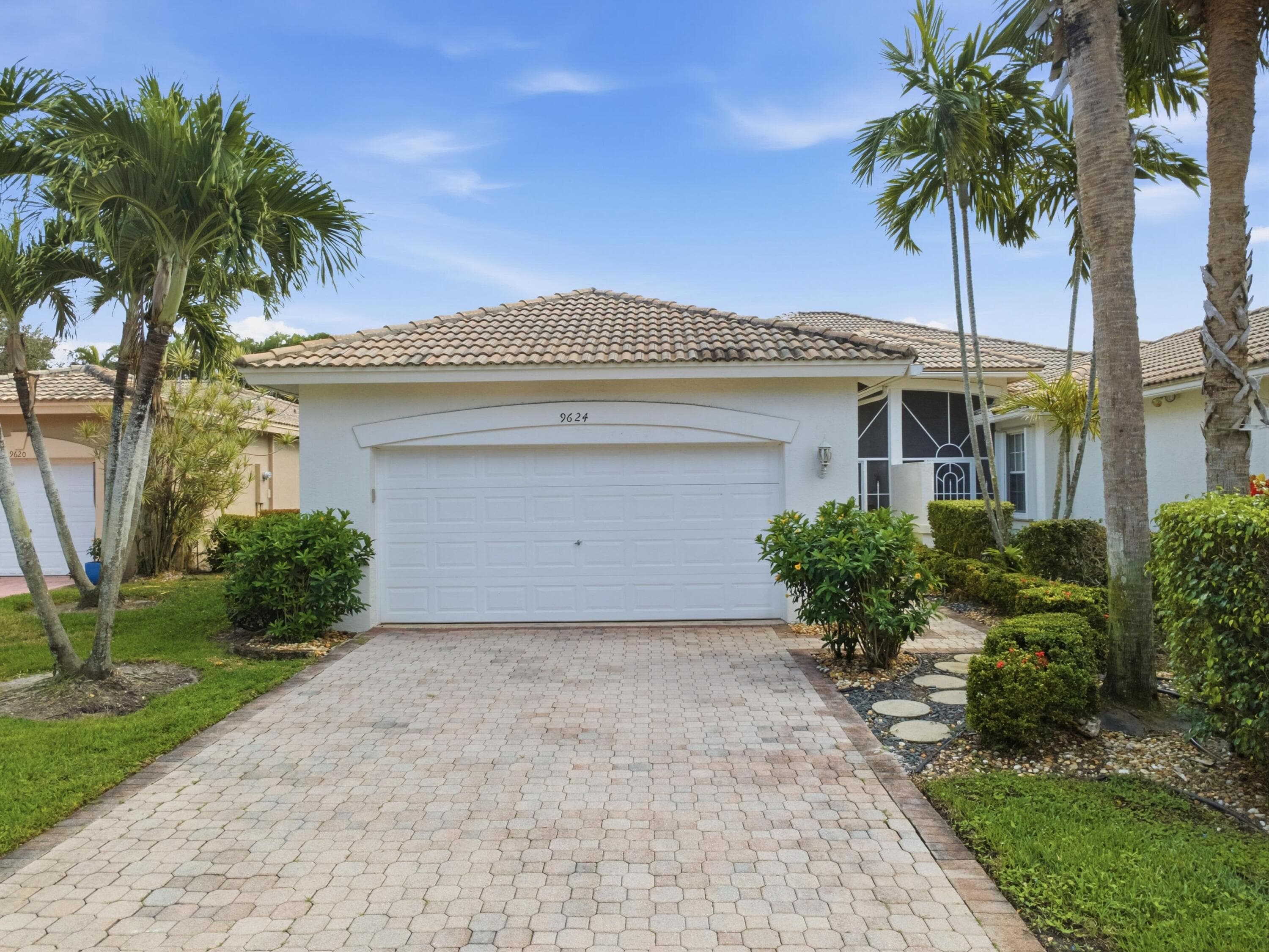 9624 Crescent View Drive N, Boynton Beach, FL 33437 — photo 1 of 41
