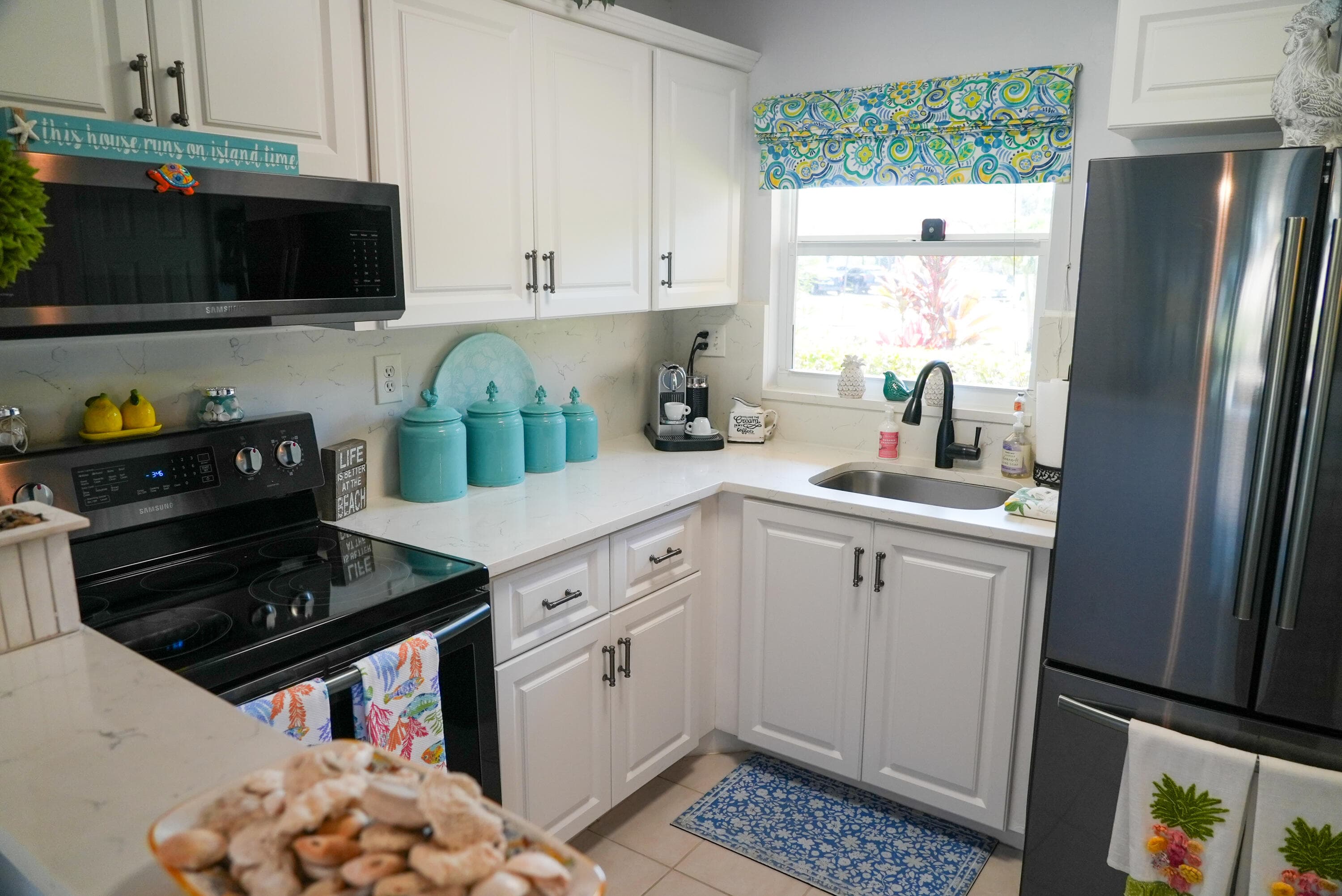 8901 Sunrise Lakes Boulevard 105, Sunrise, FL 33322 — photo 1 of 16