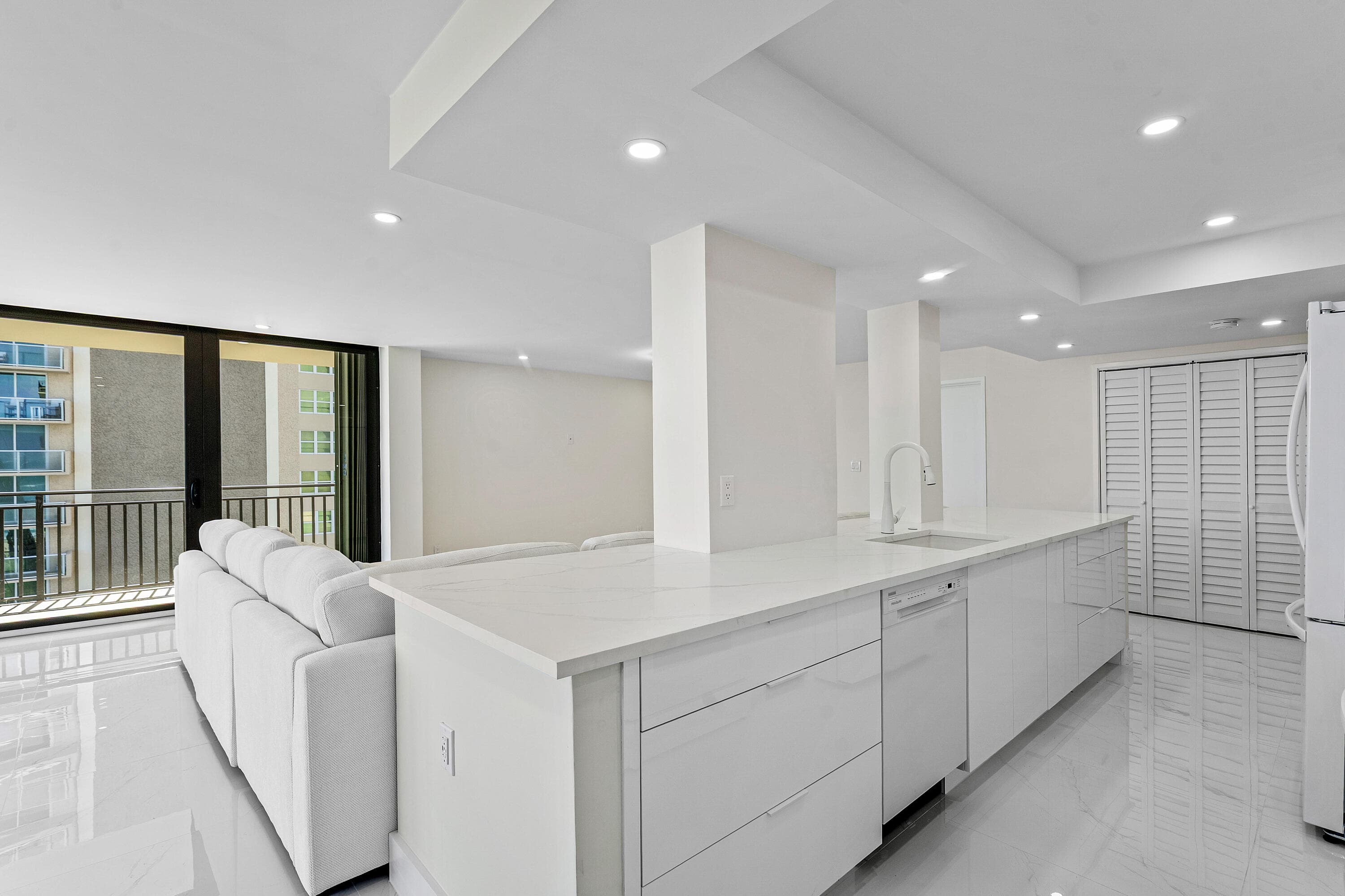 5460 N Ocean Drive 5b, Singer Island, FL 33404 — photo 23 of 65