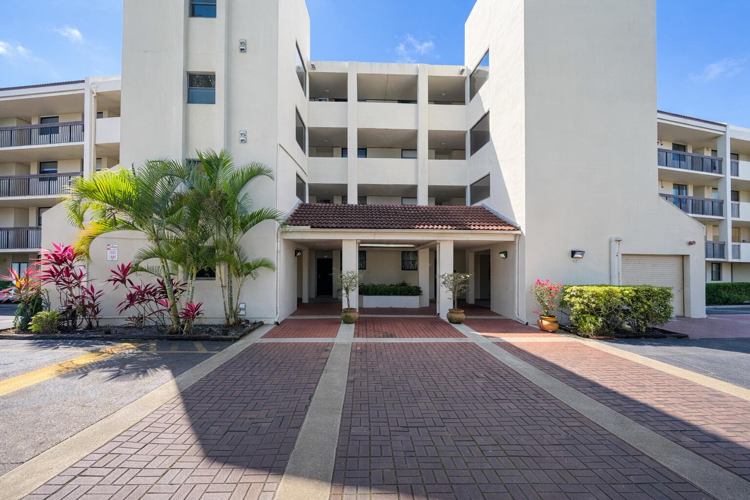 110 Lake Emerald Drive 103, Oakland Park, FL 33309 — photo 22 of 45