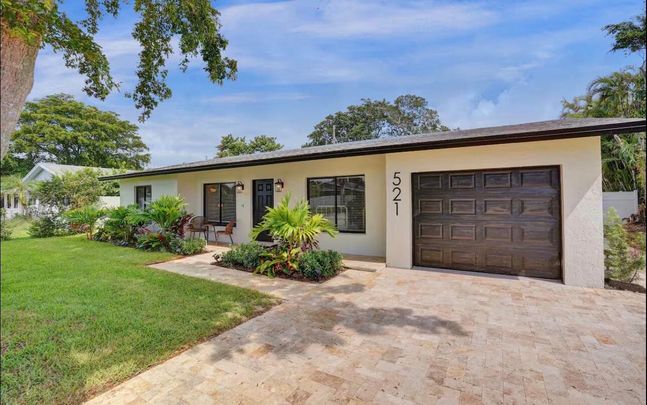 521 Curlew Road, Delray Beach, FL 33444 — photo 1 of 24