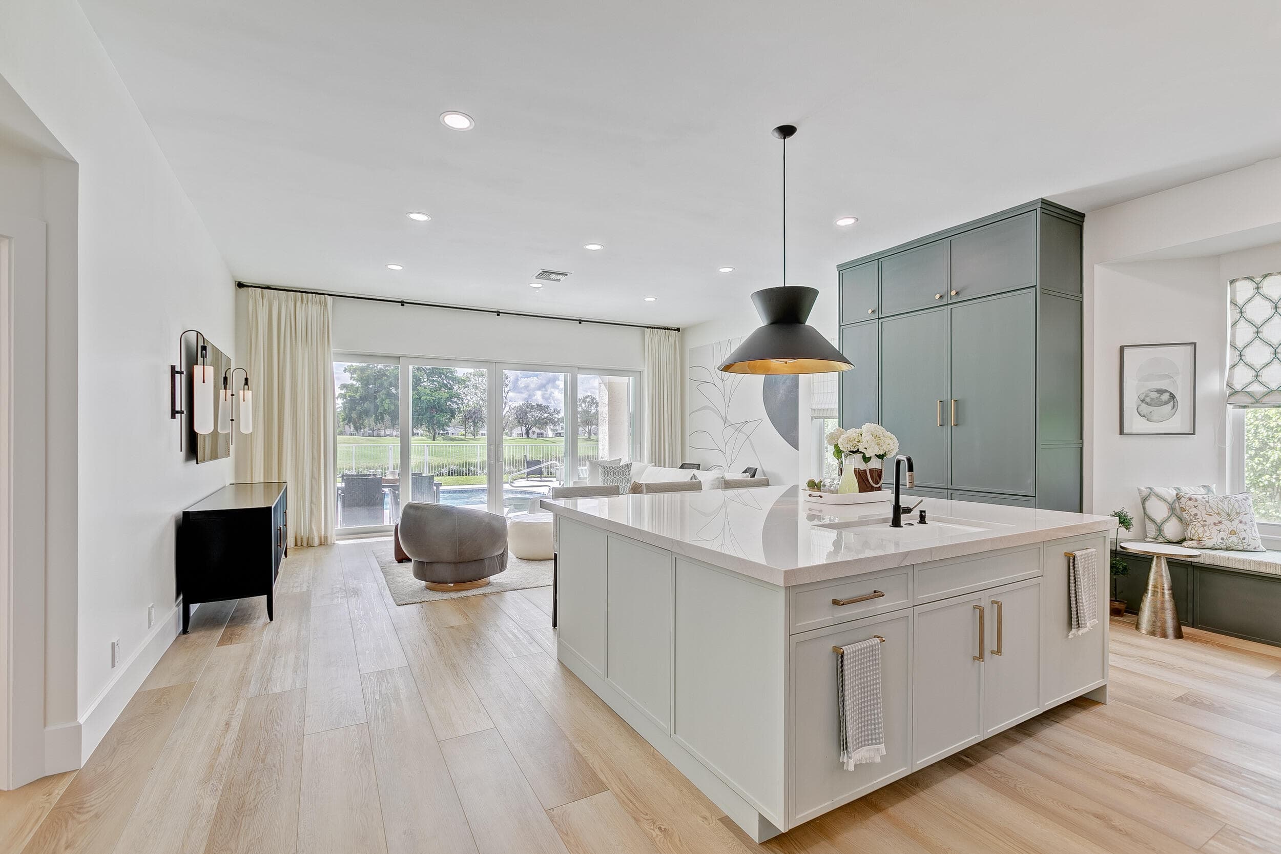605 Masters Way, Palm Beach Gardens, FL 33418 — photo 1 of 81