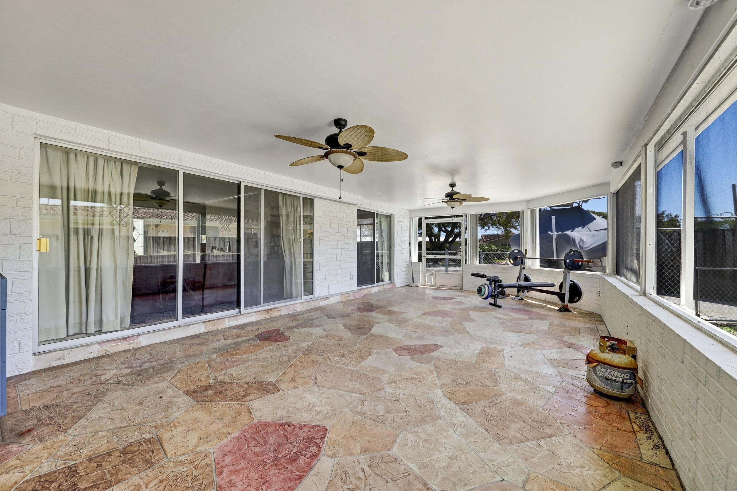 5921 NE 21st Circle Ne, Fort Lauderdale, FL 33308 — photo 3 of 28