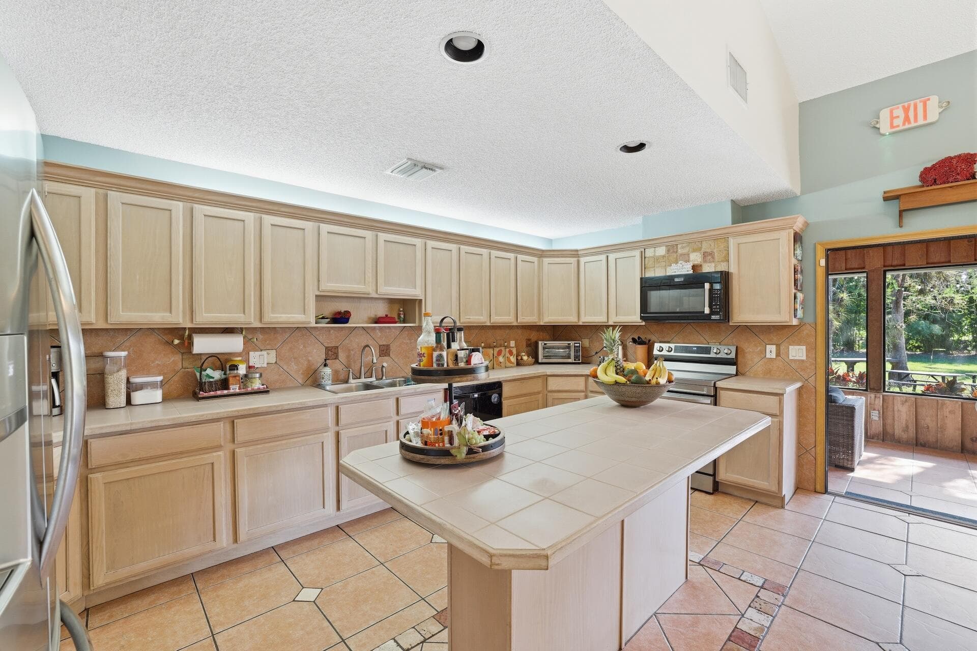 180 Elaine Road, West Palm Beach, FL 33415 — photo 8 of 58