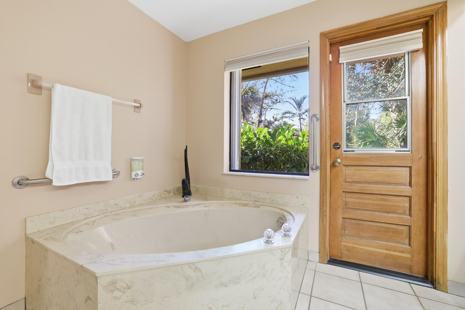 180 Elaine Road, West Palm Beach, FL 33415 — photo 18 of 58