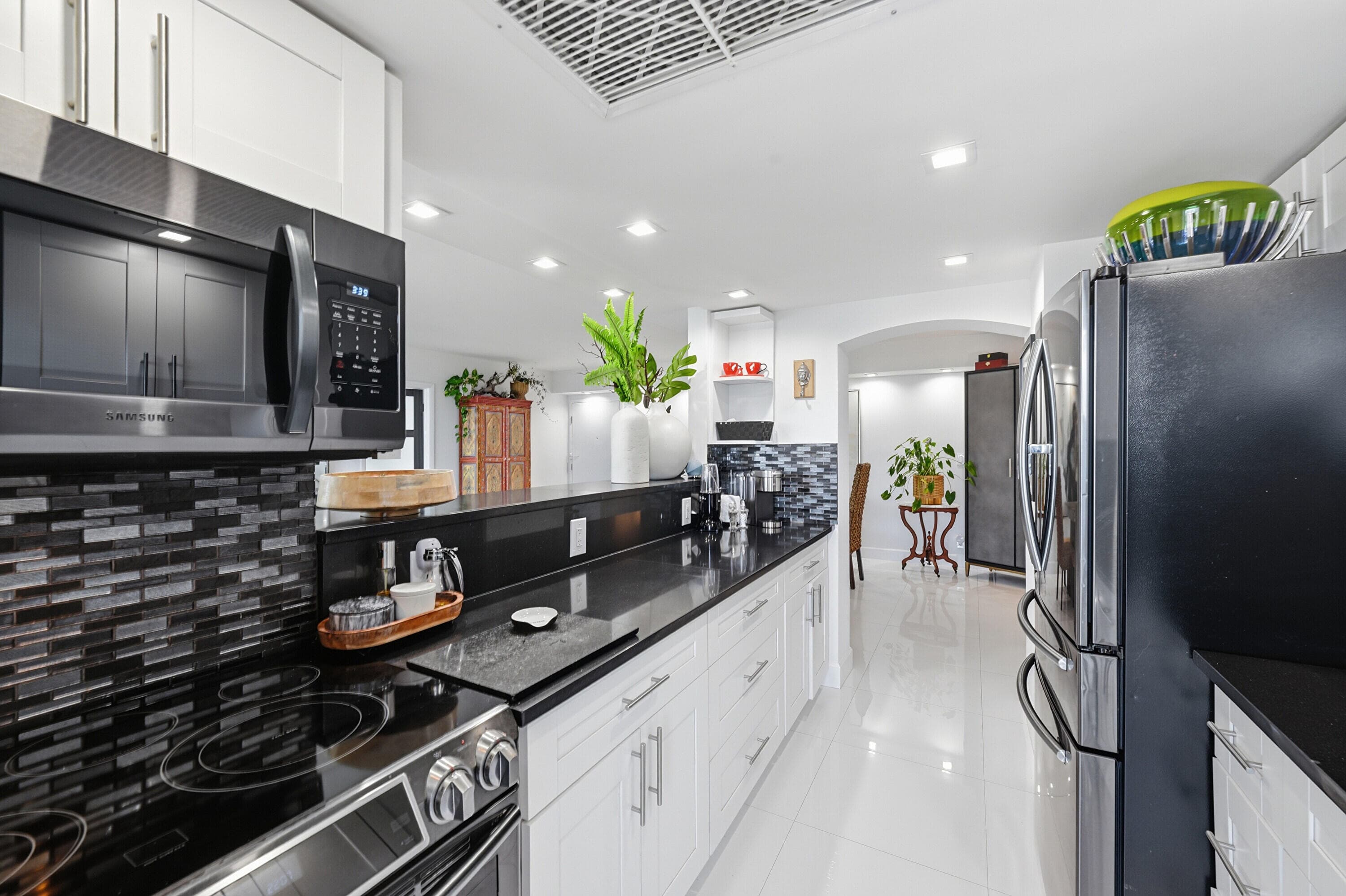 2715 N Ocean Boulevard Ph D, Fort Lauderdale, FL 33308 — photo 16 of 35