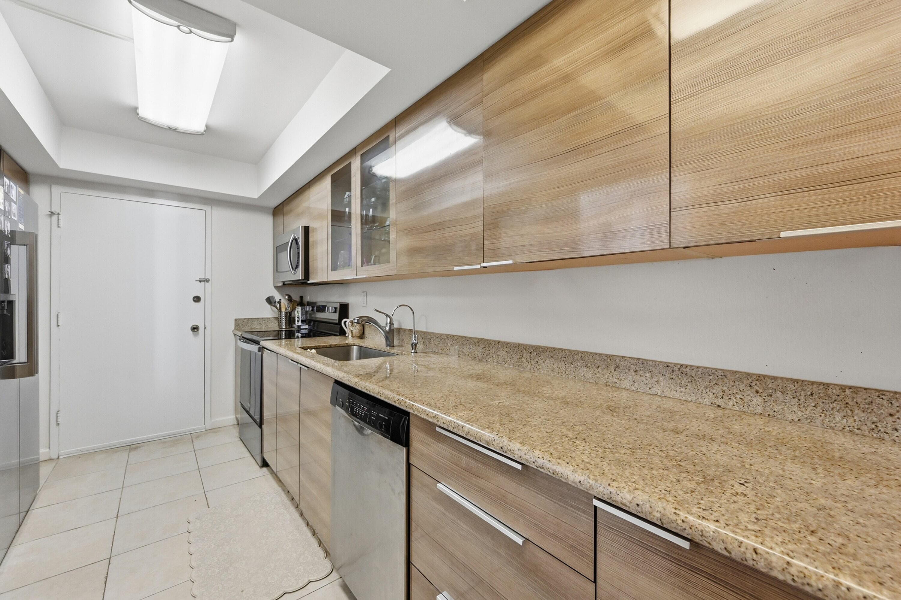 18011 Biscayne Boulevard 1502, Aventura, FL 33160 — photo 4 of 41