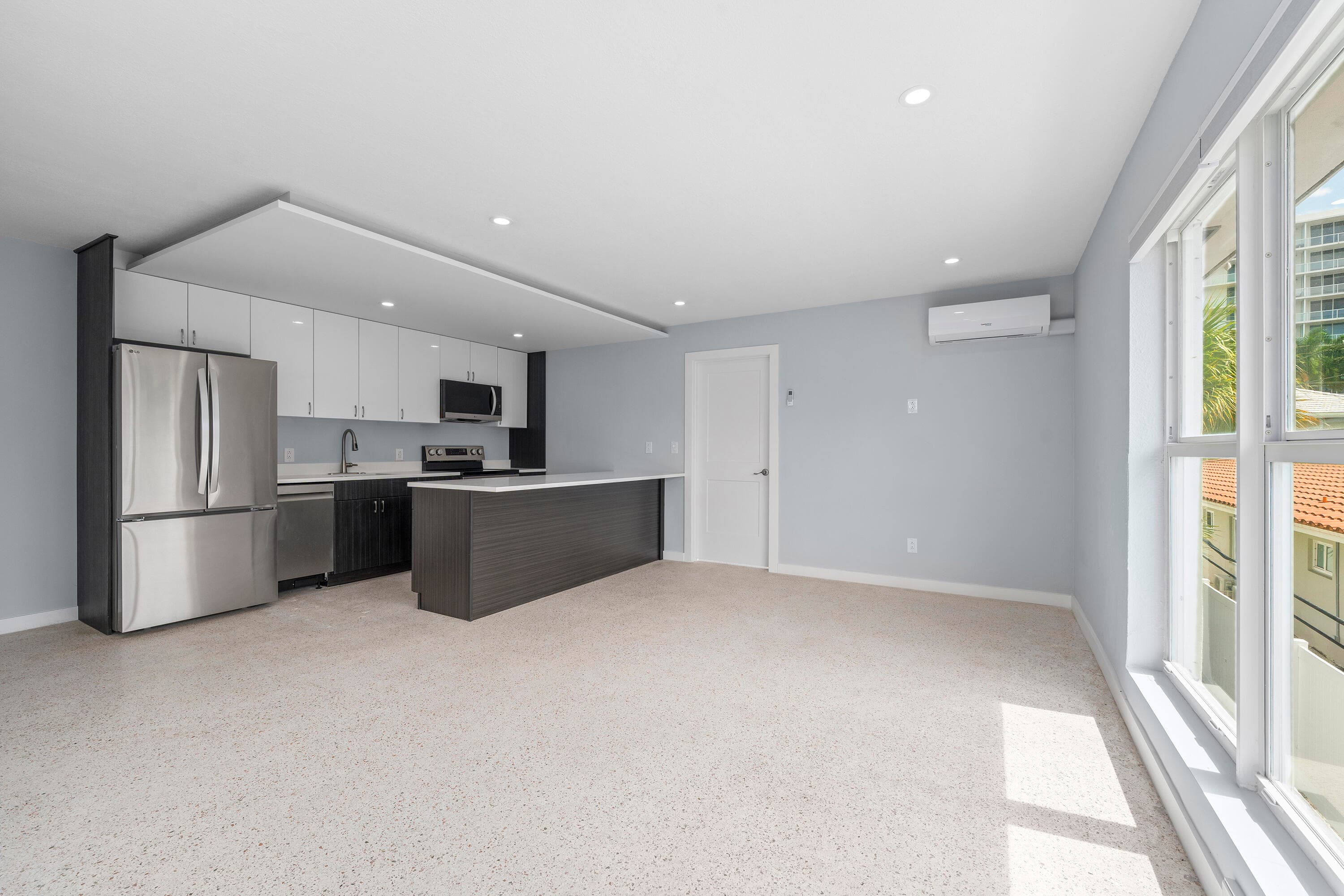 3220 NE 7th Place 3, Pompano Beach, FL 33062 — photo 3 of 9