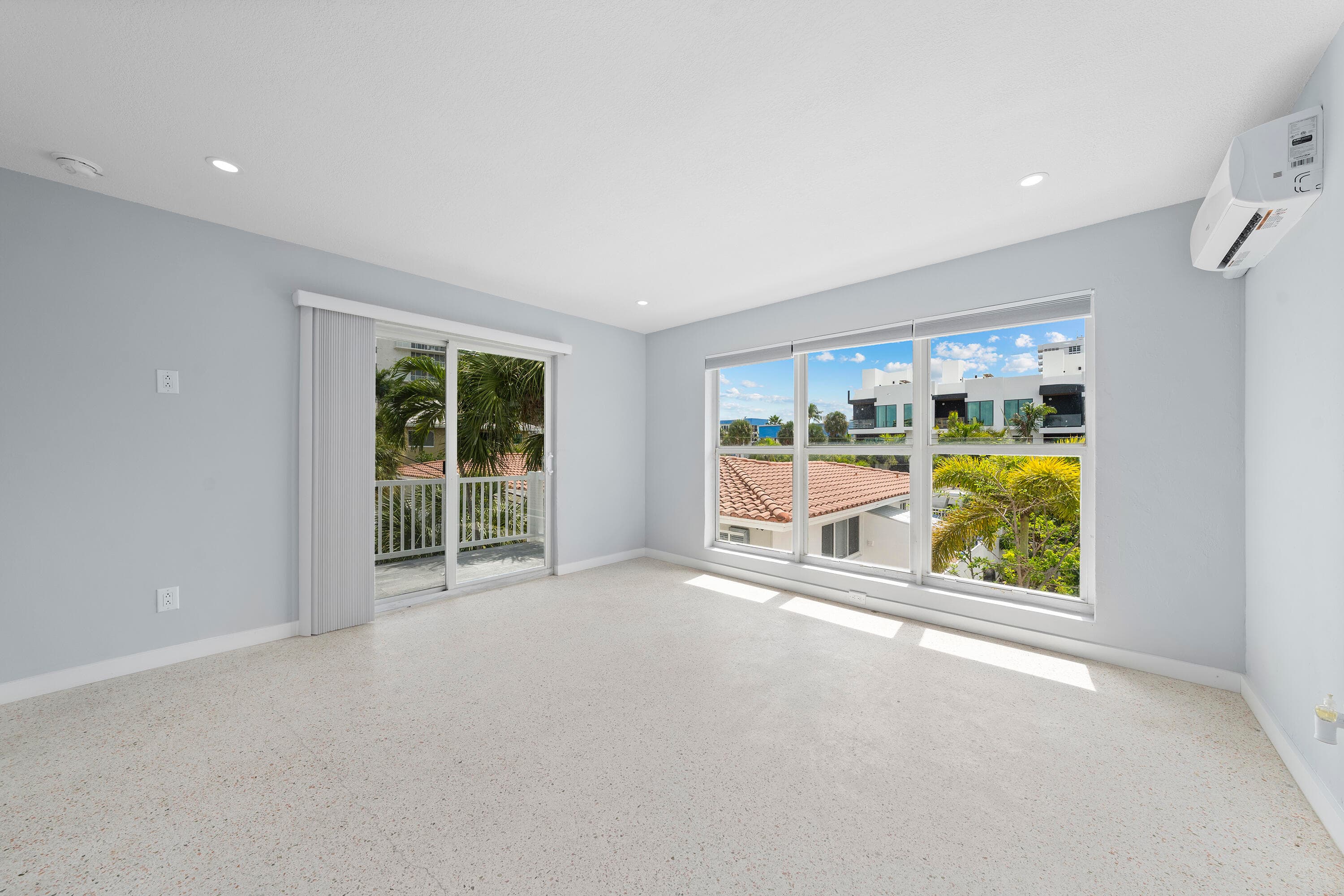 3220 NE 7th Place 3, Pompano Beach, FL 33062 — photo 5 of 9