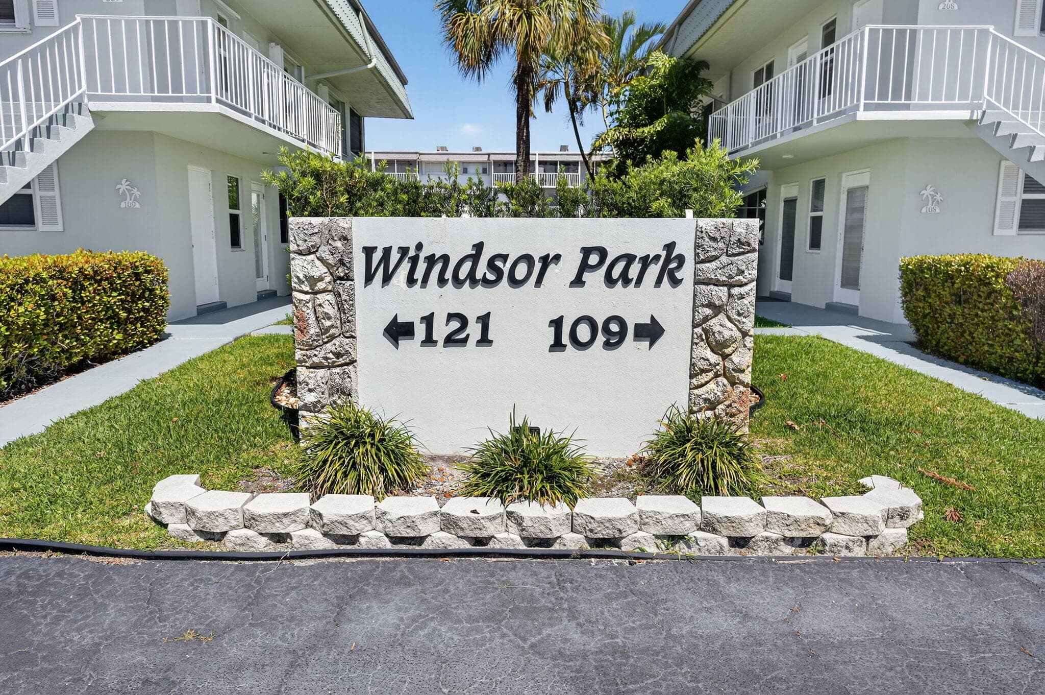 121 Wettaw Lane 112, North Palm Beach, FL 33408 — photo 4 of 44