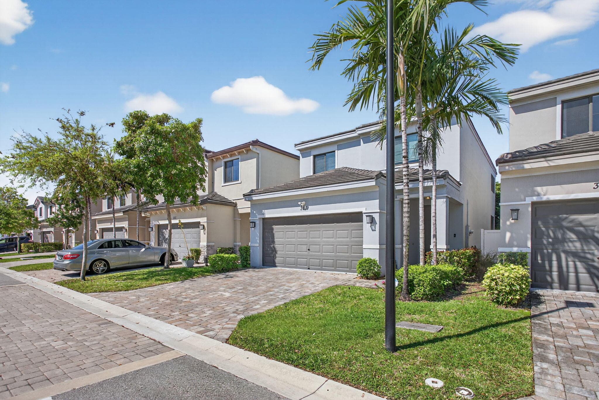 325 NW 33rd Lane, Pompano Beach, FL 33069 — photo 2 of 61
