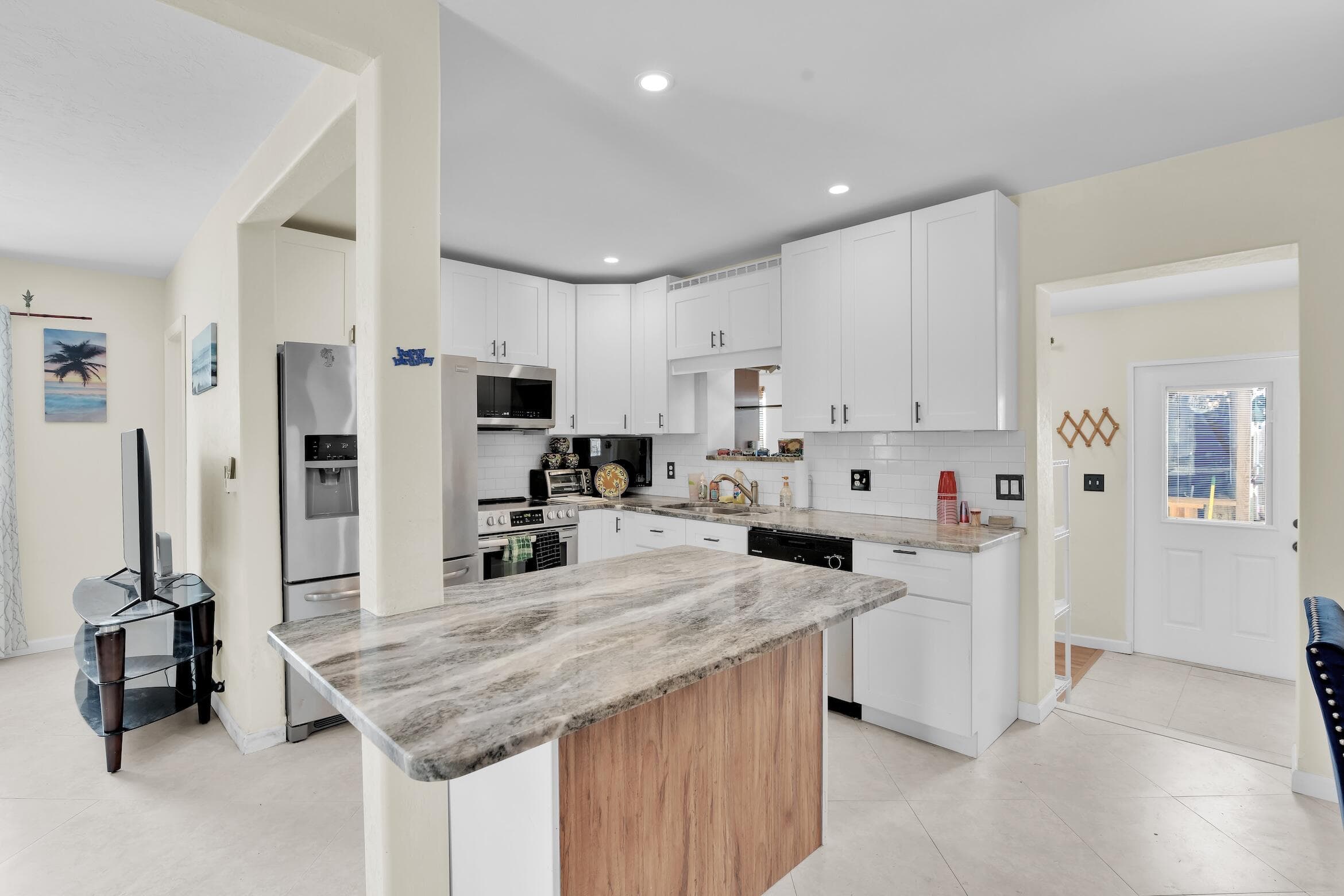 5221 NE 16th Avenue, Pompano Beach, FL 33064 — photo 13 of 46