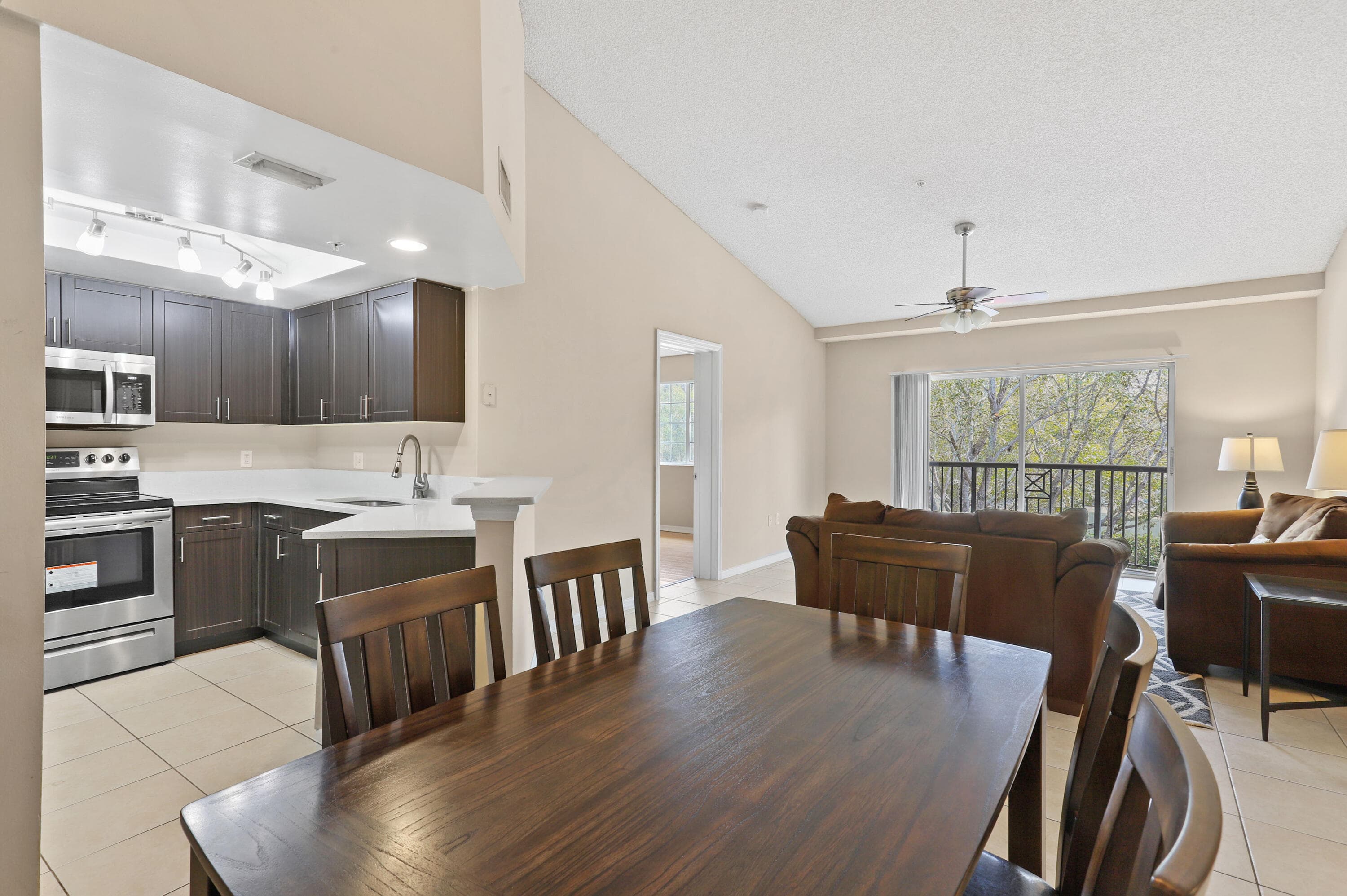 4159 N Haverhill Road 1319, West Palm Beach, FL 33417 — photo 2 of 26