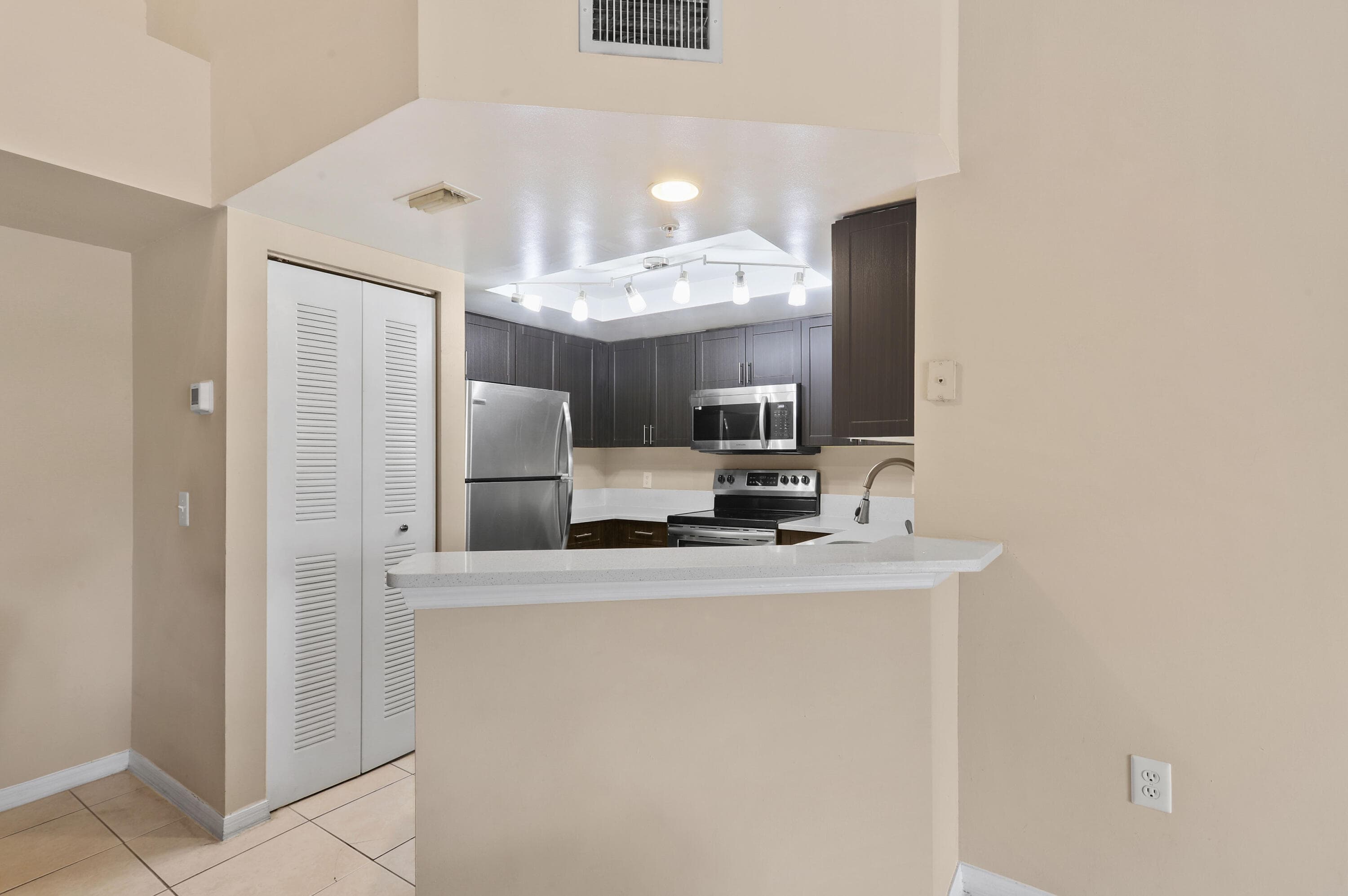 4159 N Haverhill Road 1319, West Palm Beach, FL 33417 — photo 7 of 26