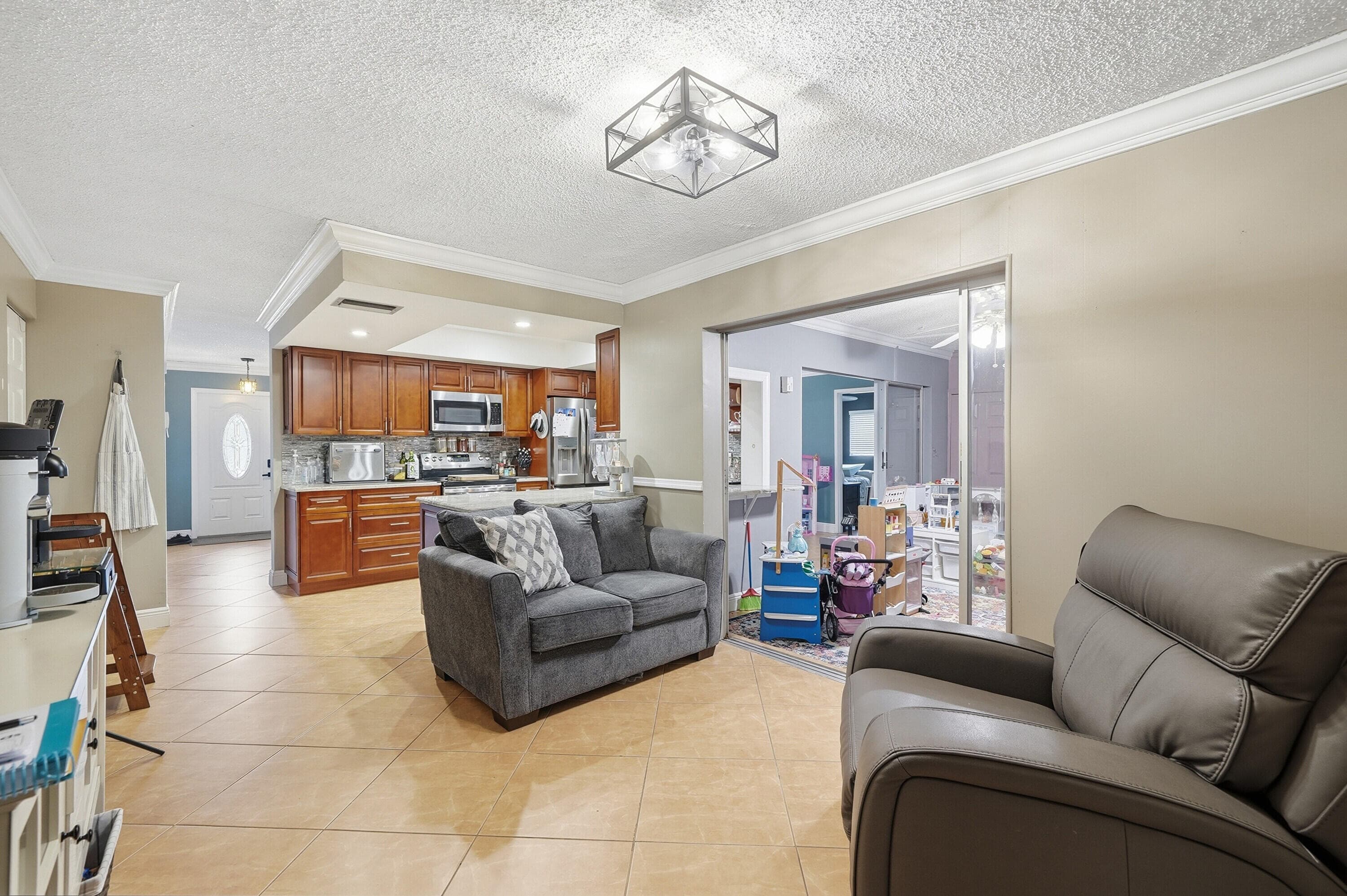 2301 NW 37th Avenue, Lauderdale Lakes, FL 33311 — photo 8 of 12