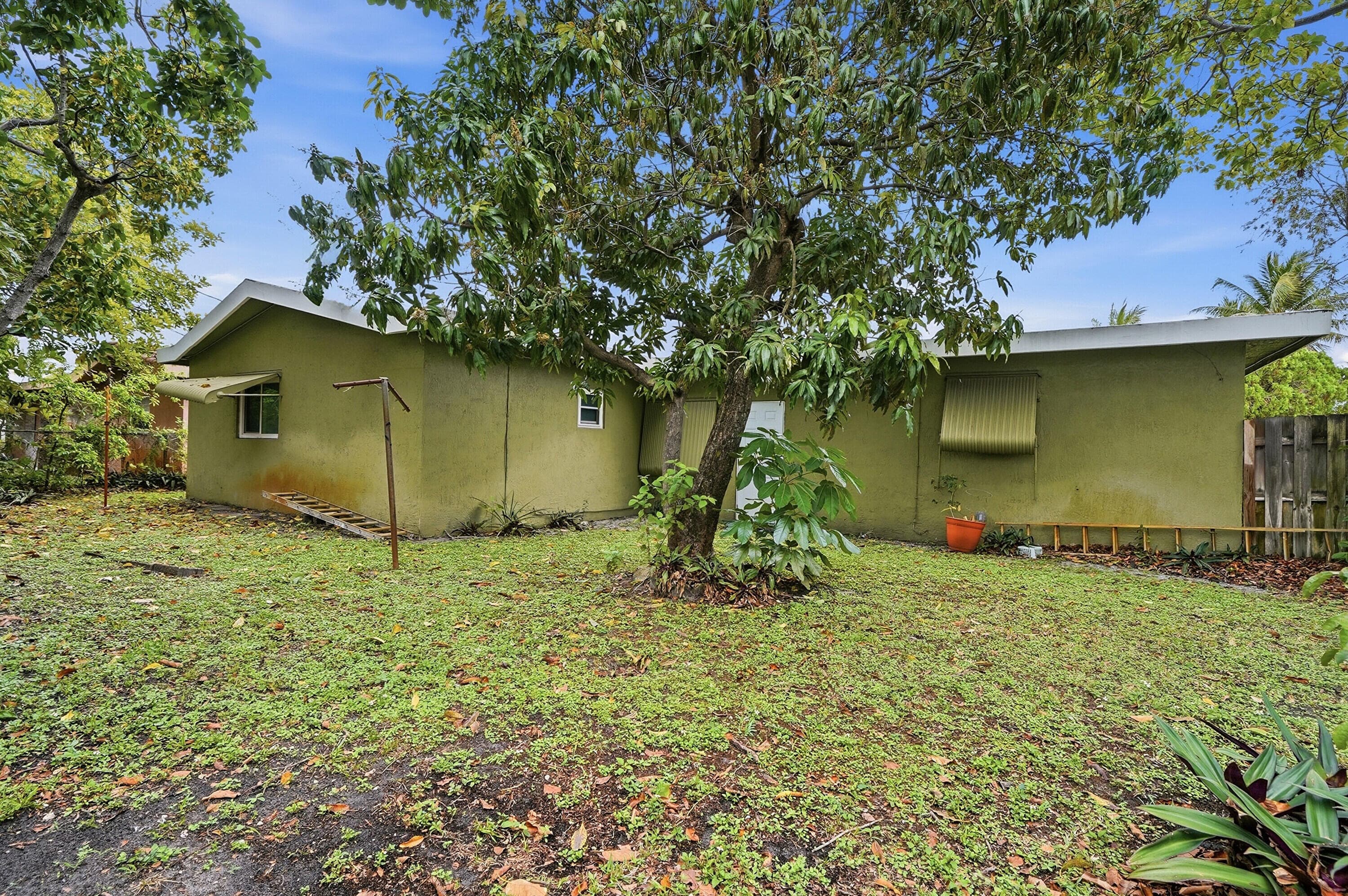 2301 NW 37th Avenue, Lauderdale Lakes, FL 33311 — photo 10 of 12