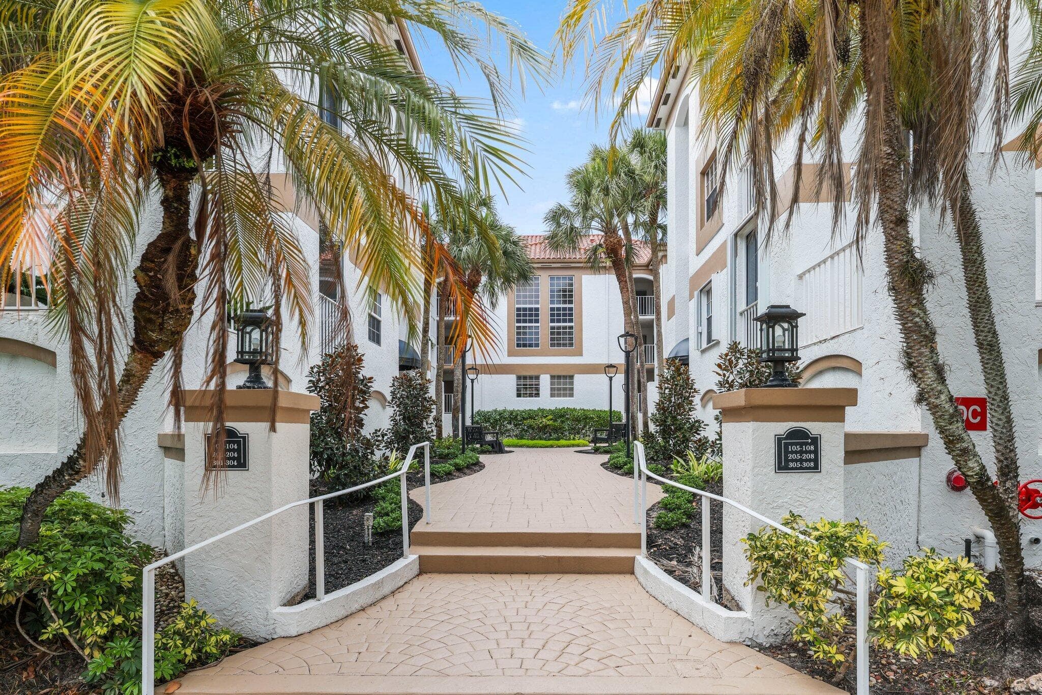 7370 Orangewood Lane 302, Boca Raton, FL 33433 — photo 4 of 38