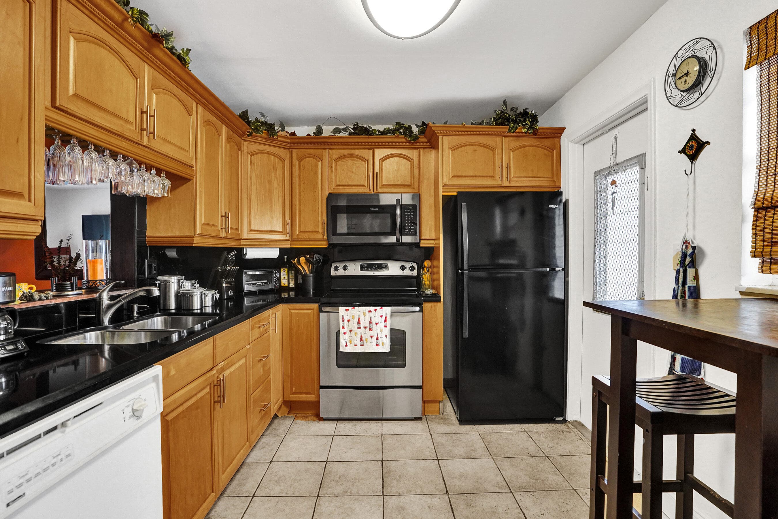 218 NE 12th Avenue 401, Hallandale Beach, FL 33009 — photo 4 of 16