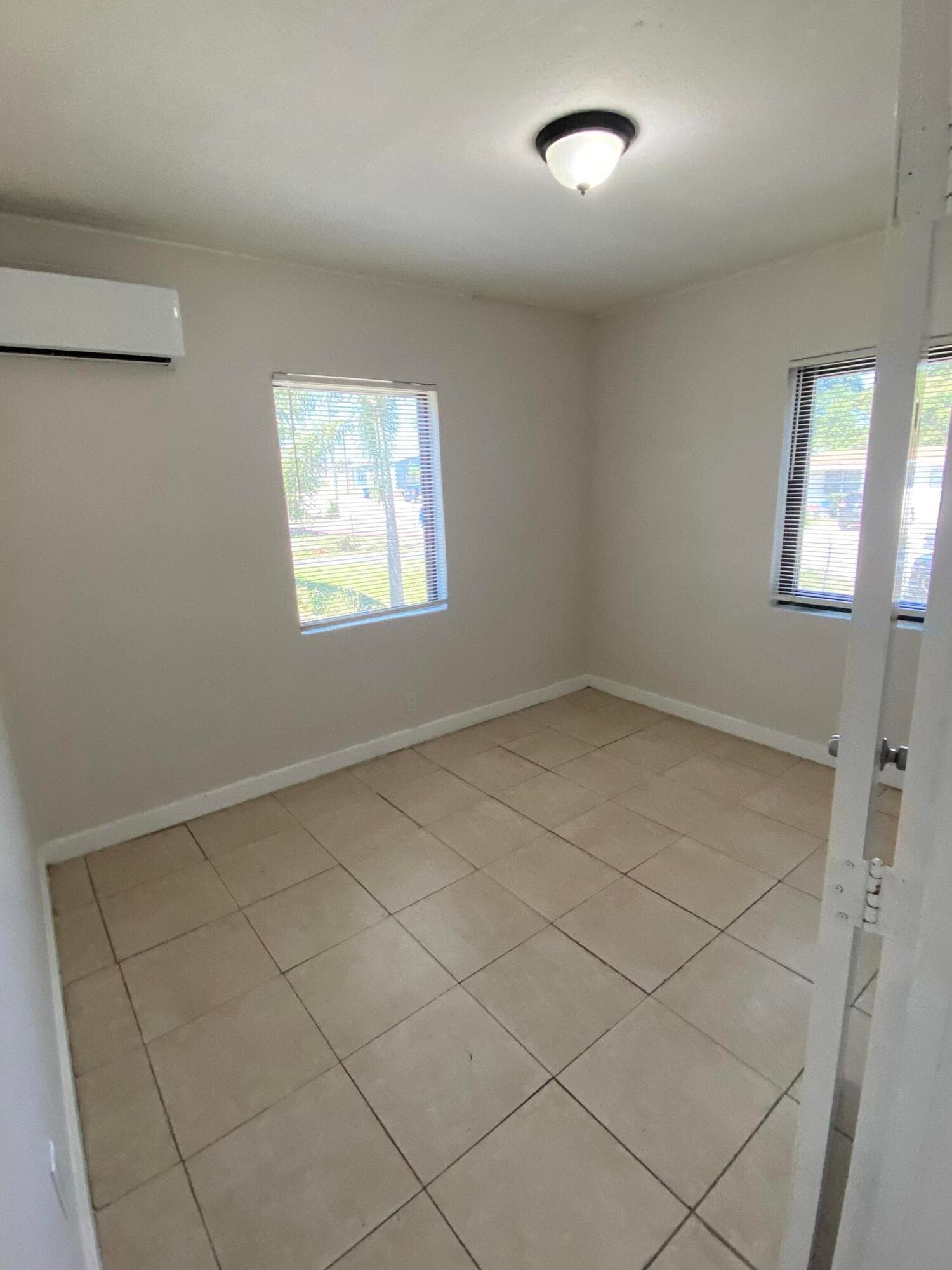 1257 W 35th Street, Riviera Beach, FL 33404 — photo 4 of 5