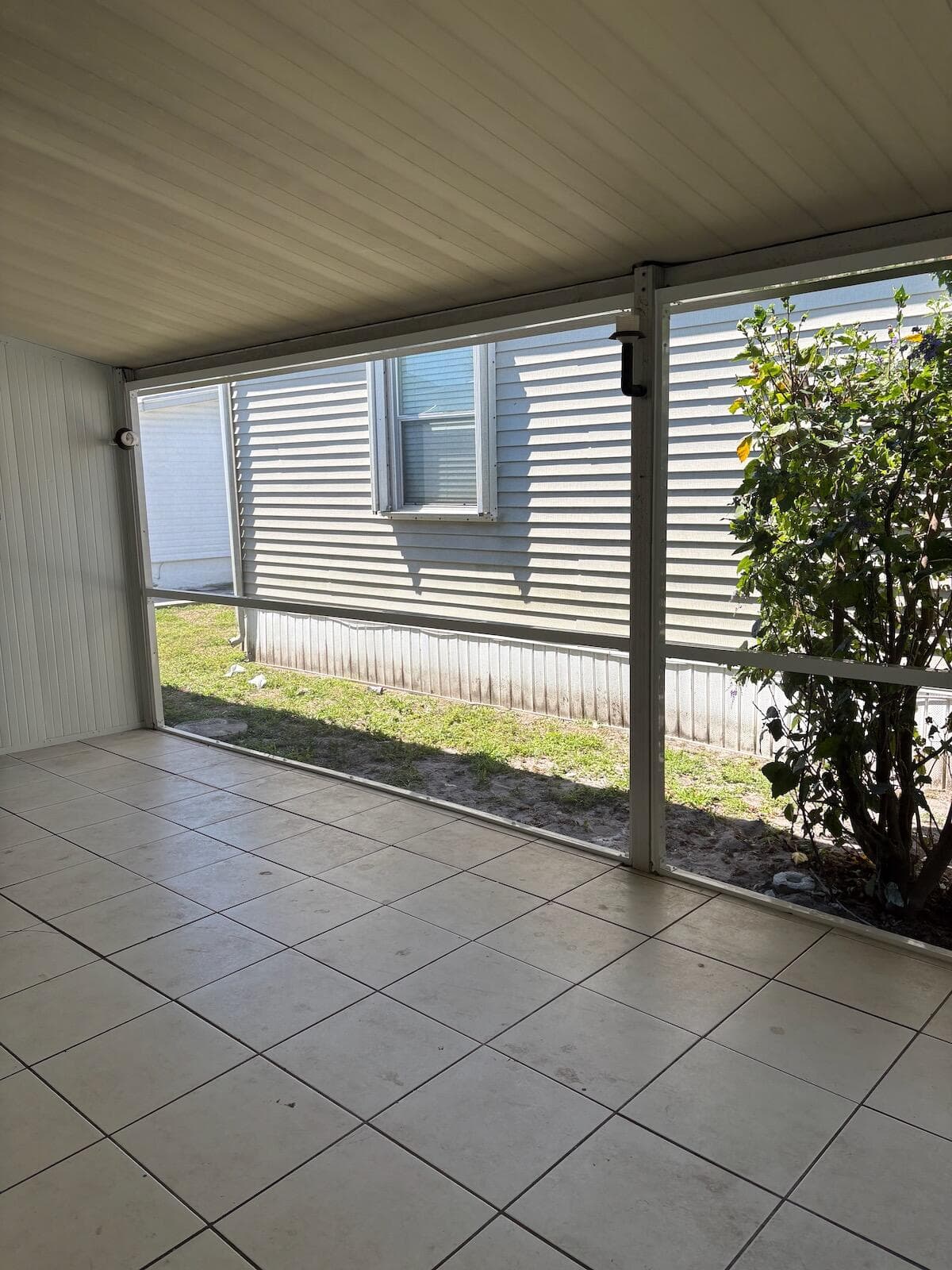 2410 SW 50th Street, Dania Beach, FL 33312 — photo 4 of 14