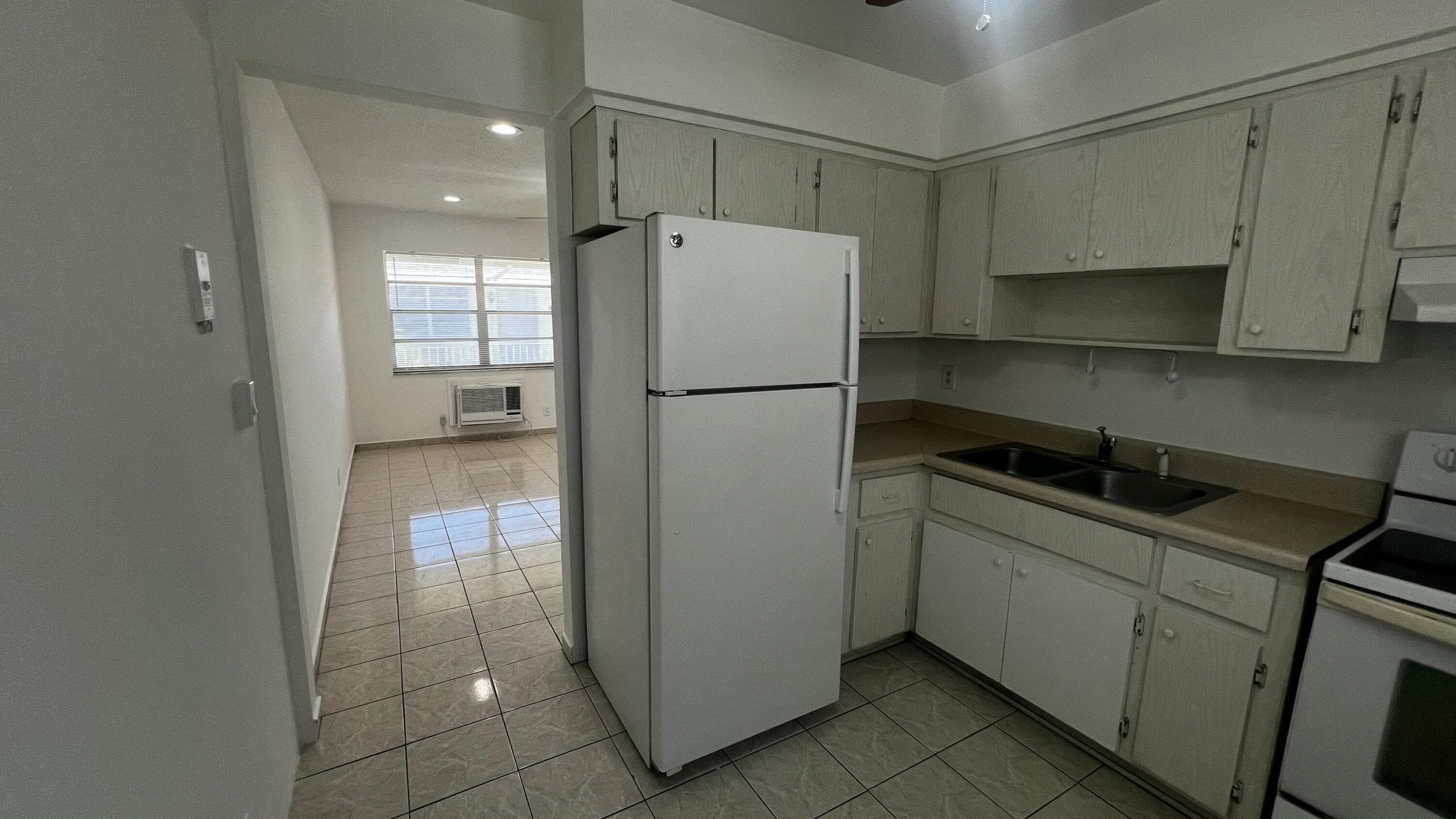 13 NE 2nd Avenue 201, Dania Beach, FL 33004 — photo 6 of 14
