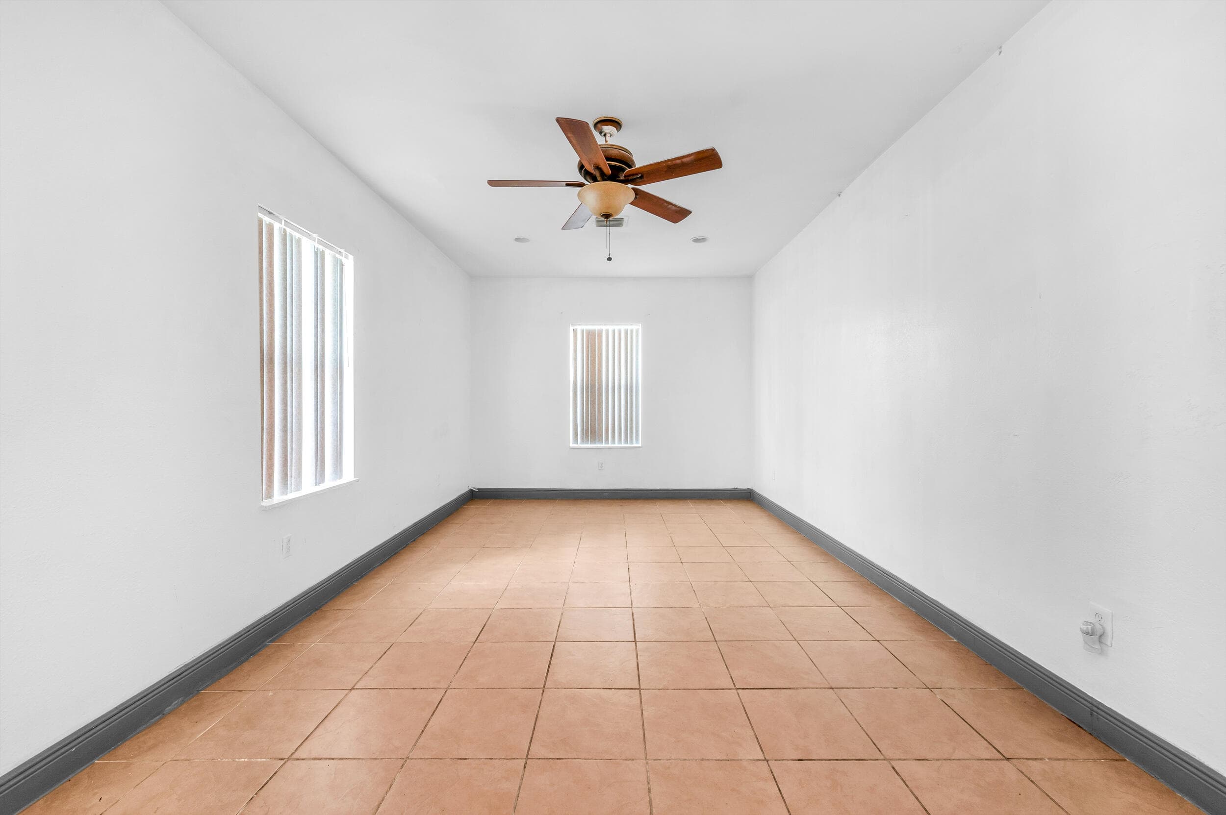 124 SW 10th Avenue, Boynton Beach, FL 33435 — photo 10 of 19