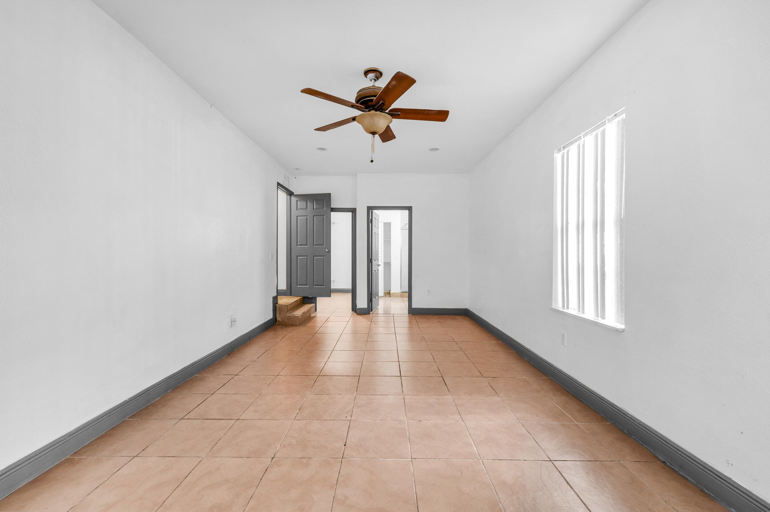 124 SW 10th Avenue, Boynton Beach, FL 33435 — photo 11 of 19