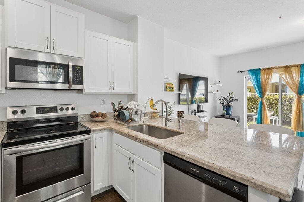 4008 NW 11th Drive, Lauderhill, FL 33313 — photo 7 of 26