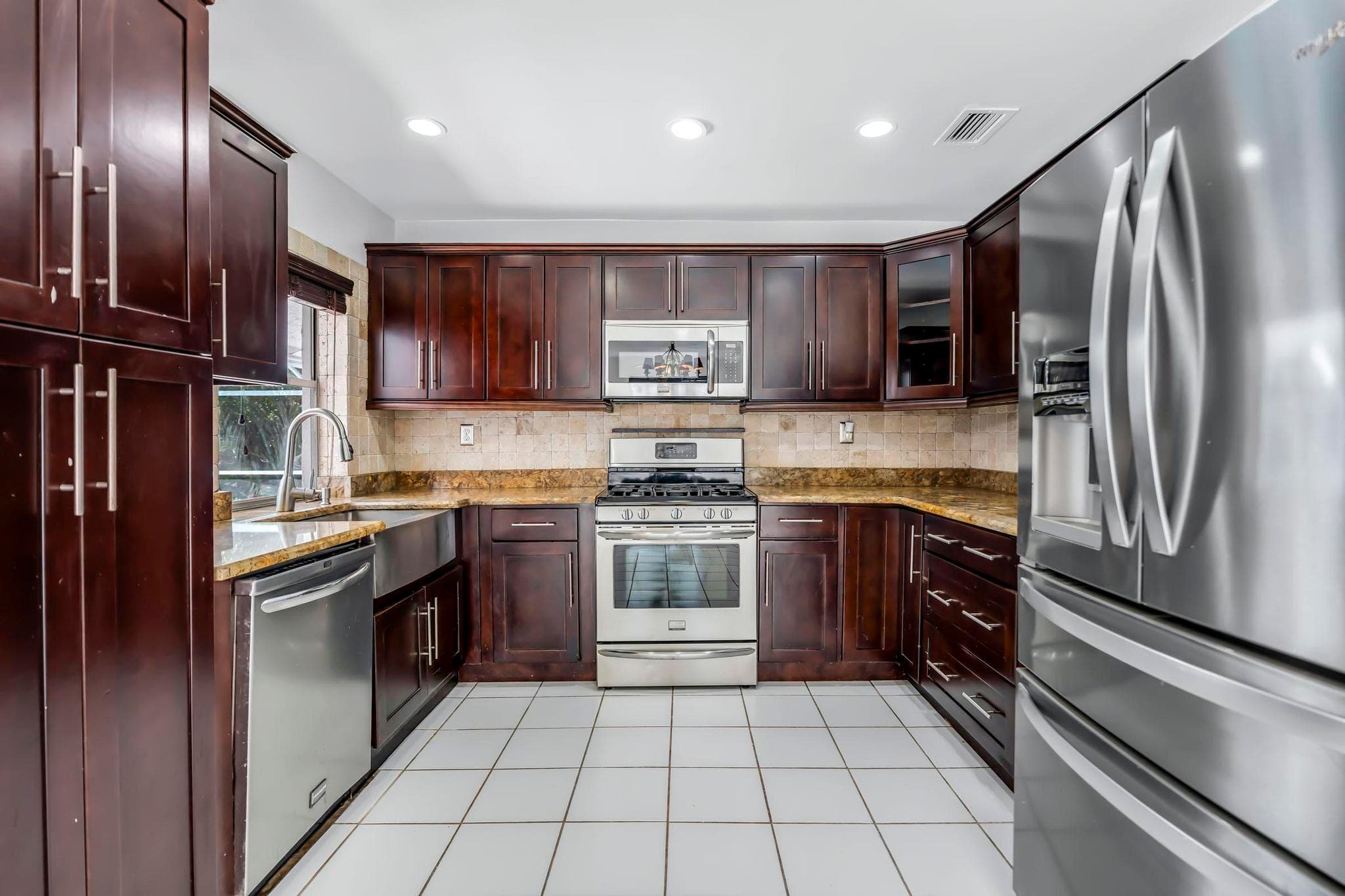 4250 NW 107th Avenue, Coral Springs, FL 33065 — photo 8 of 22
