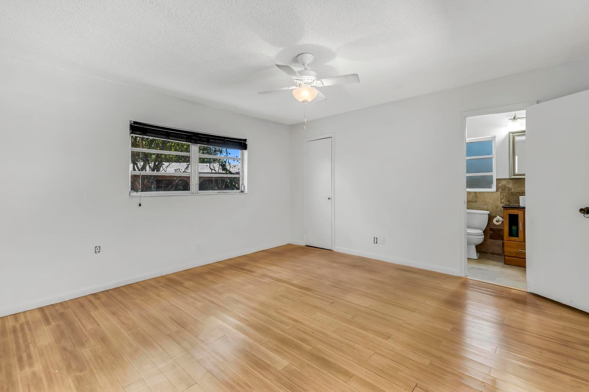 4250 NW 107th Avenue, Coral Springs, FL 33065 — photo 9 of 22
