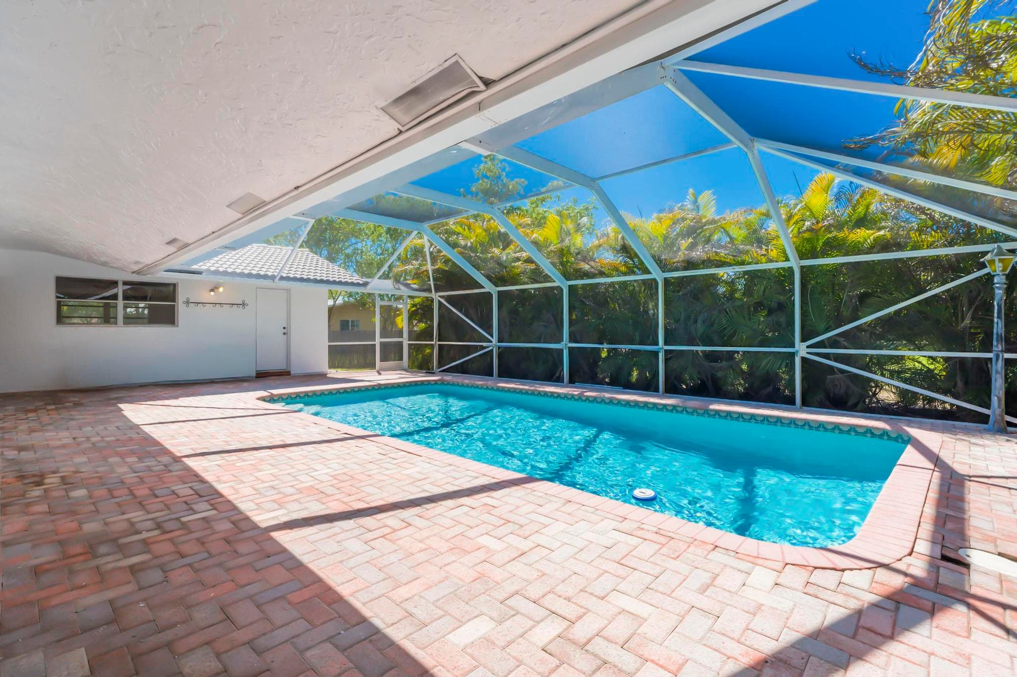 4250 NW 107th Avenue, Coral Springs, FL 33065 — photo 15 of 22