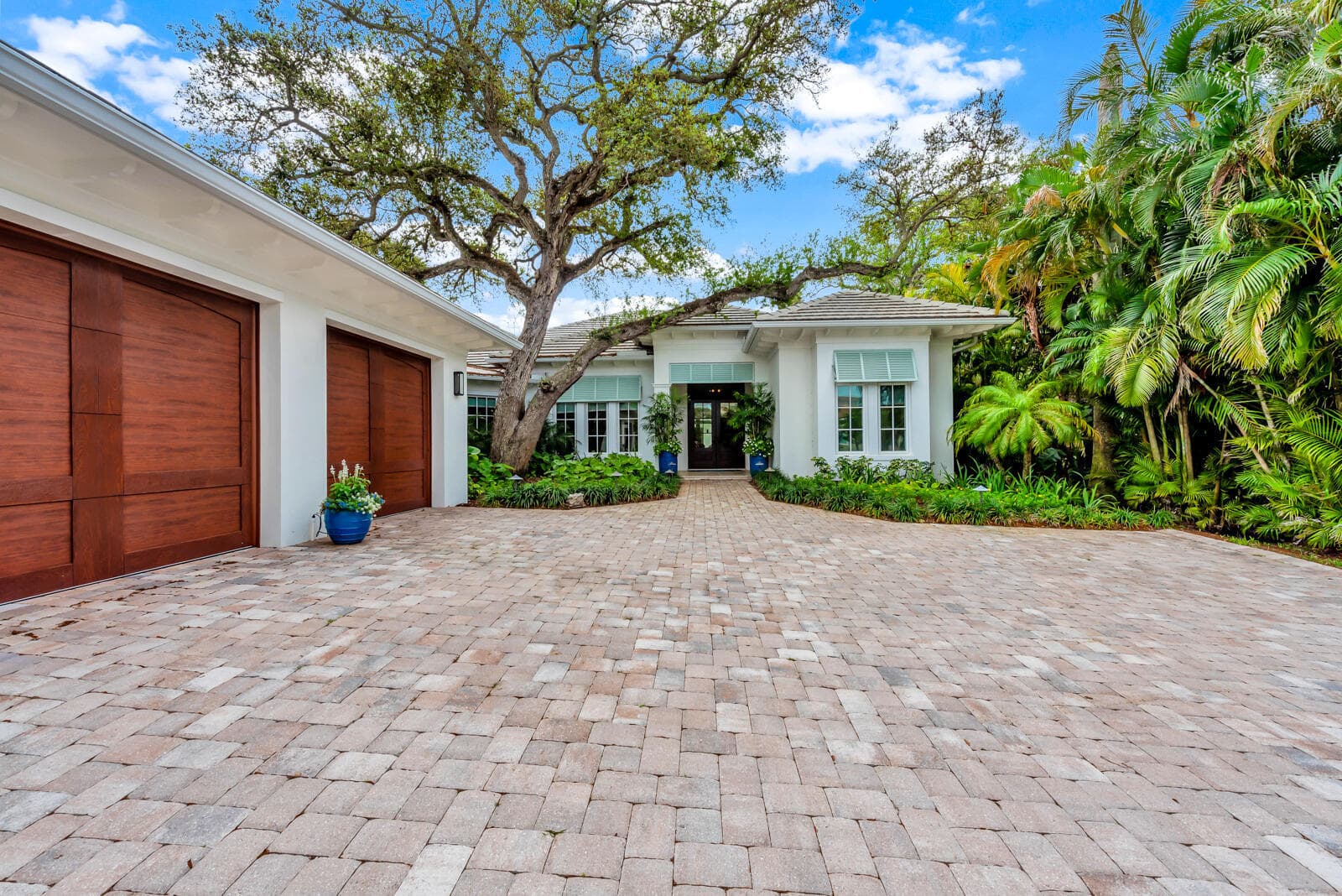 544 Live Oak Road, Vero Beach, FL 32963 — photo 2 of 80