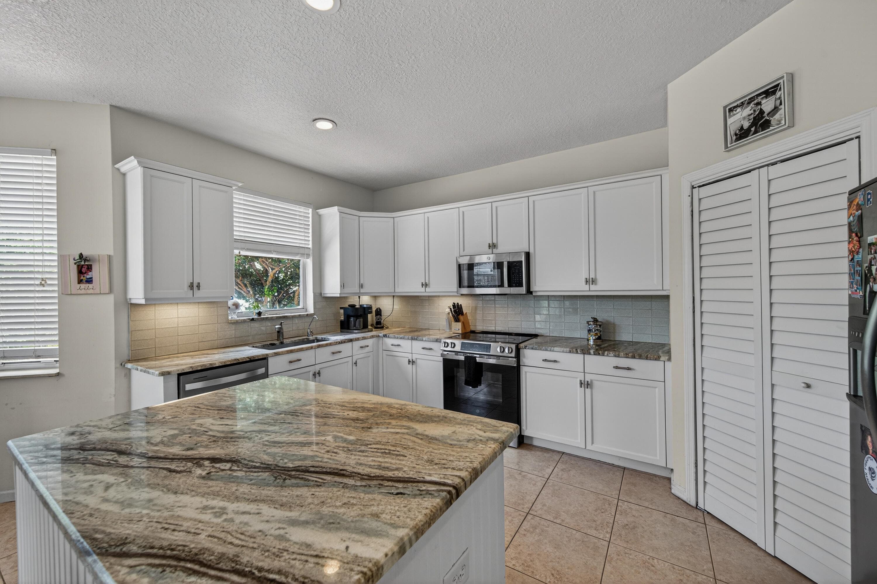 2078 Reston Circle, Royal Palm Beach, FL 33411 — photo 5 of 61