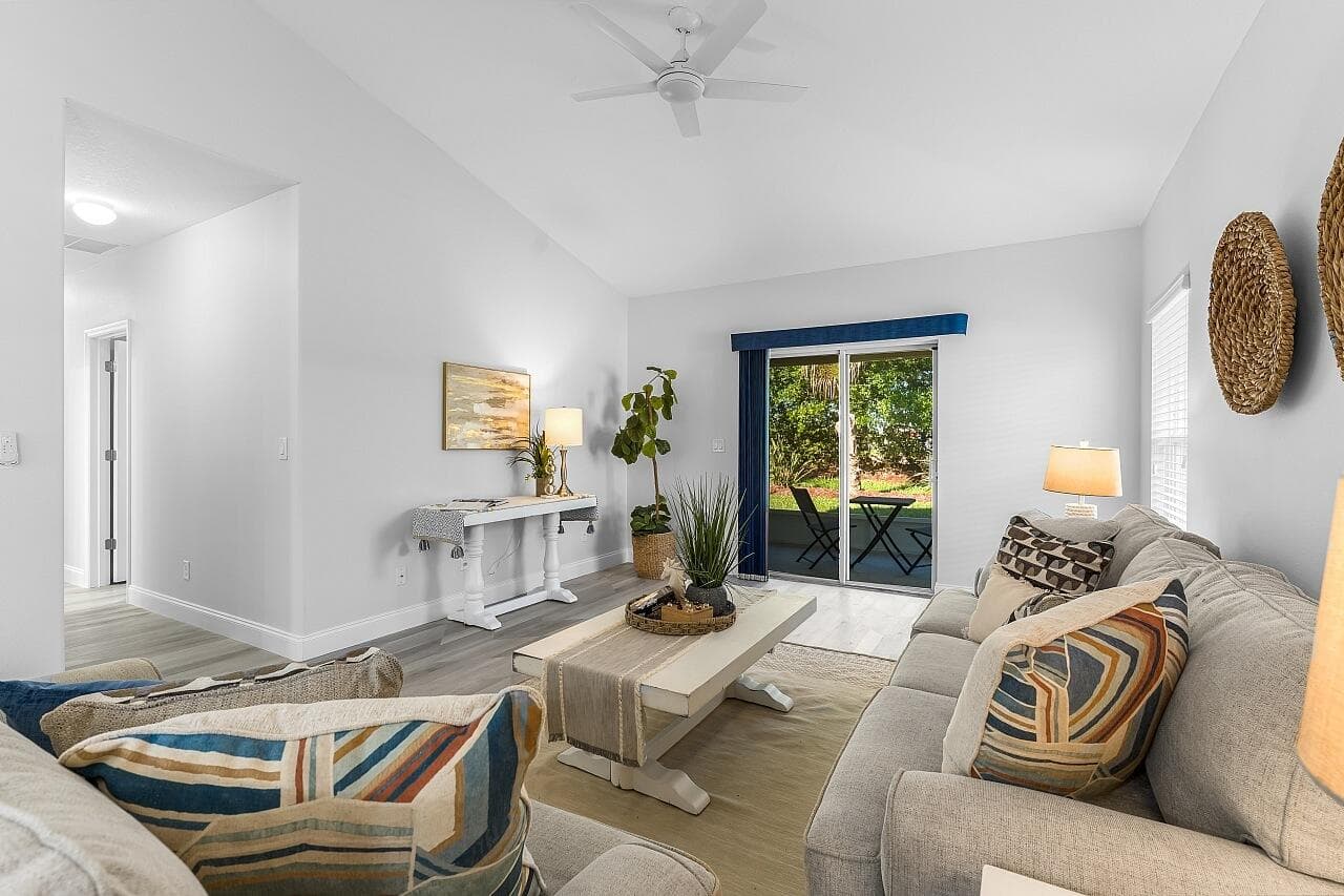 535 Valencia Circle SW, Vero Beach, FL 32968 — photo 18 of 43