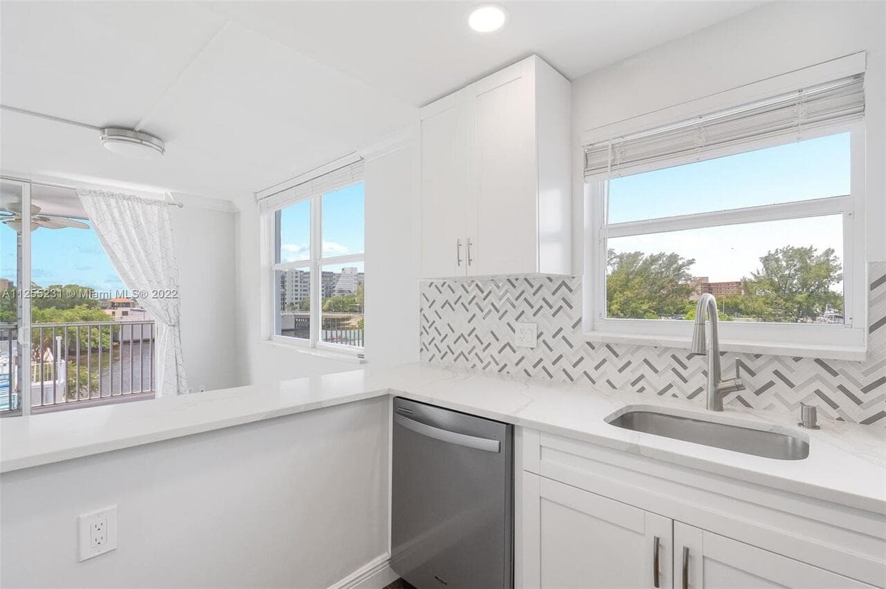 1505 N Riverside Drive 404, Pompano Beach, FL 33062 — photo 10 of 22