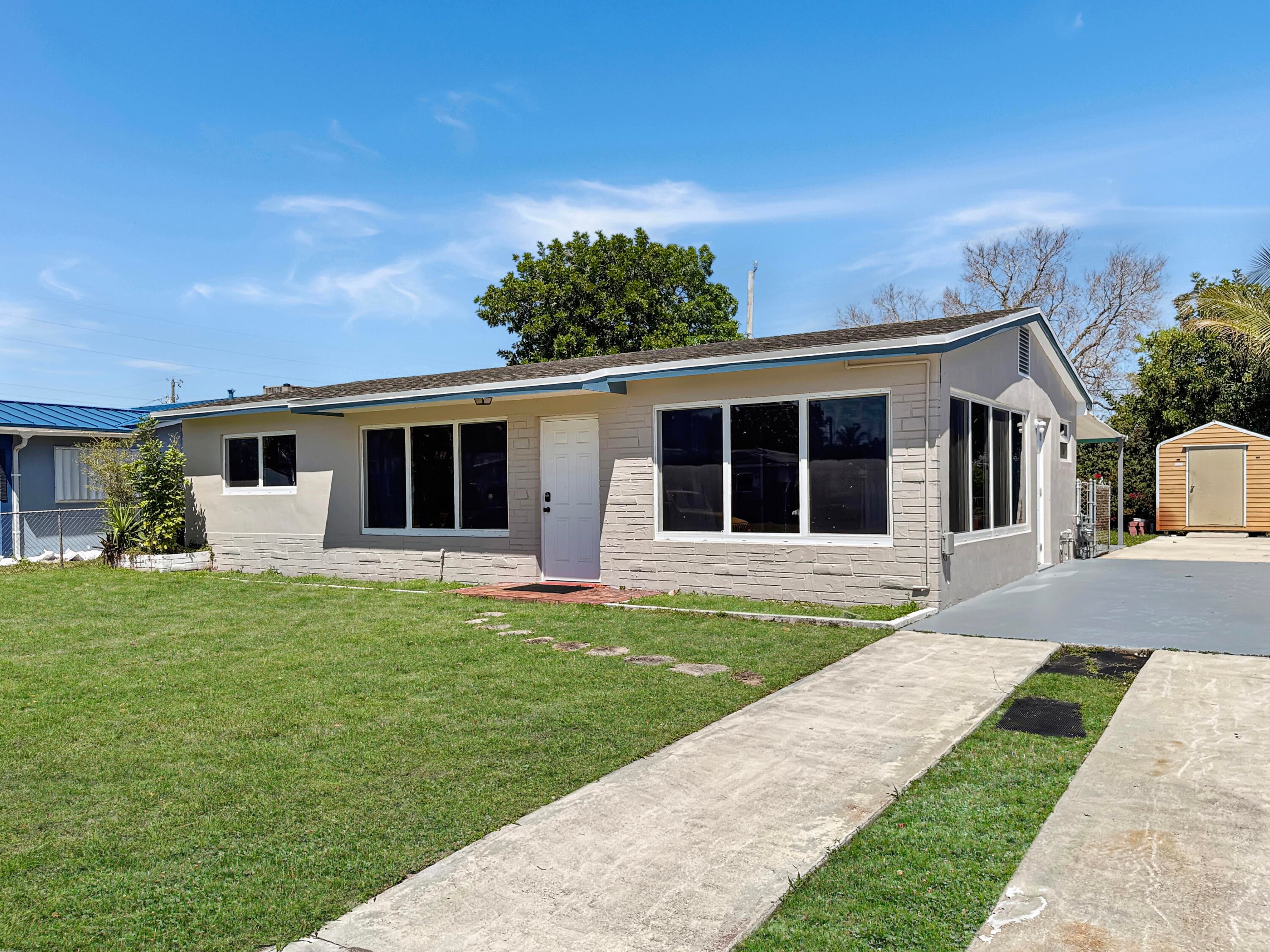 6751 Cody Street, Hollywood, FL 33024 — photo 2 of 32