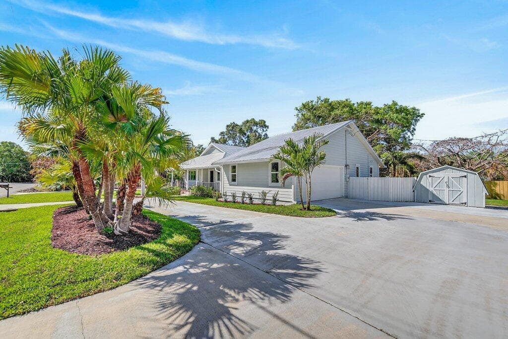 2366 SE Country Club Lane, Stuart, FL 34996 — photo 5 of 53