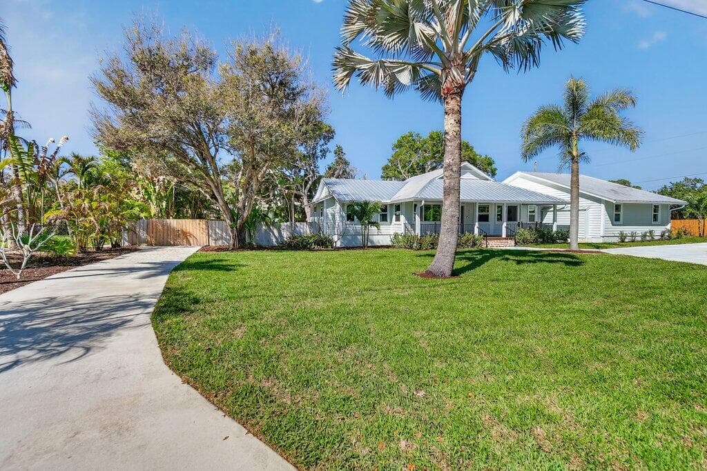 2366 SE Country Club Lane, Stuart, FL 34996 — photo 7 of 53