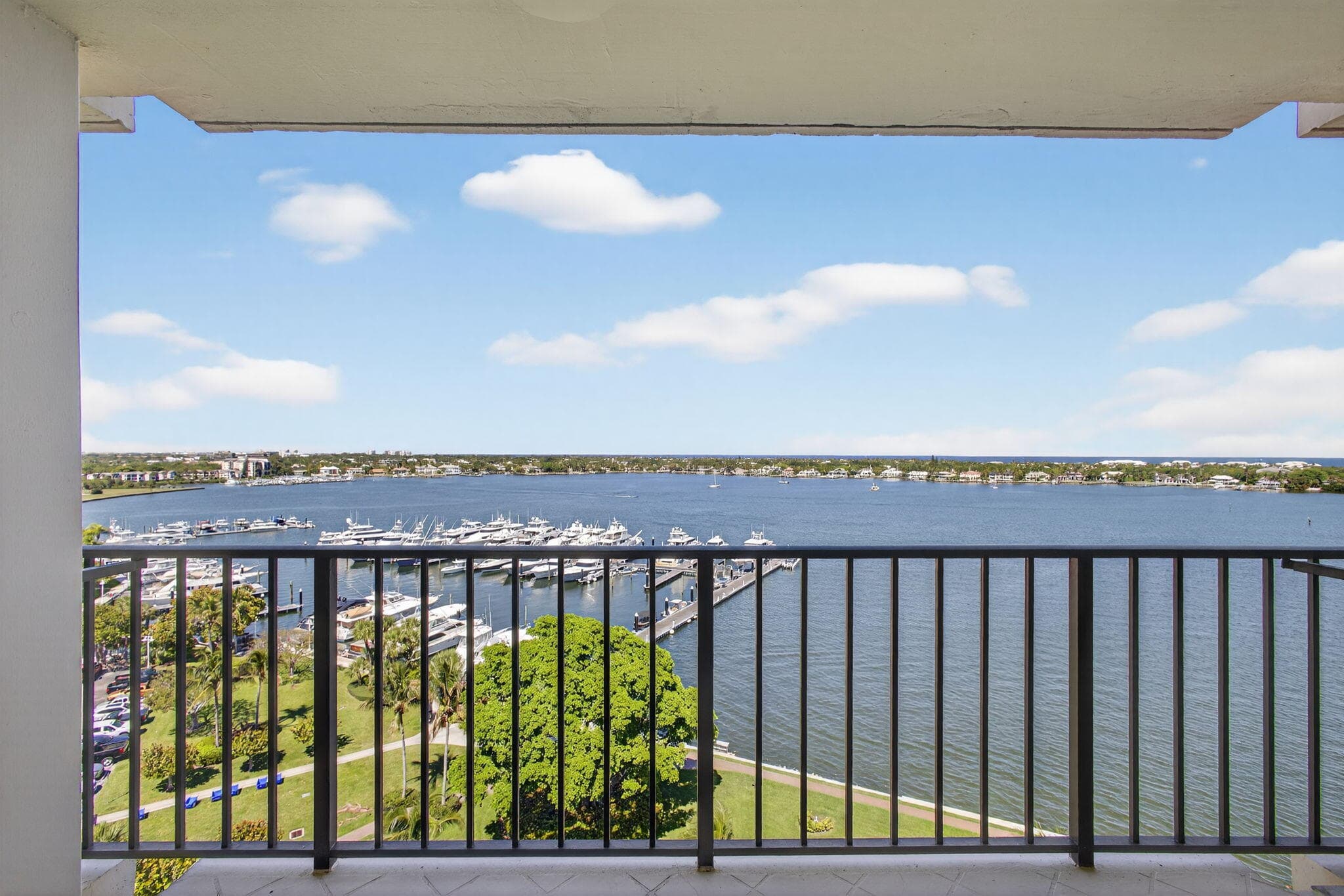 134 Lakeshore Drive T14, North Palm Beach, FL 33408 — photo