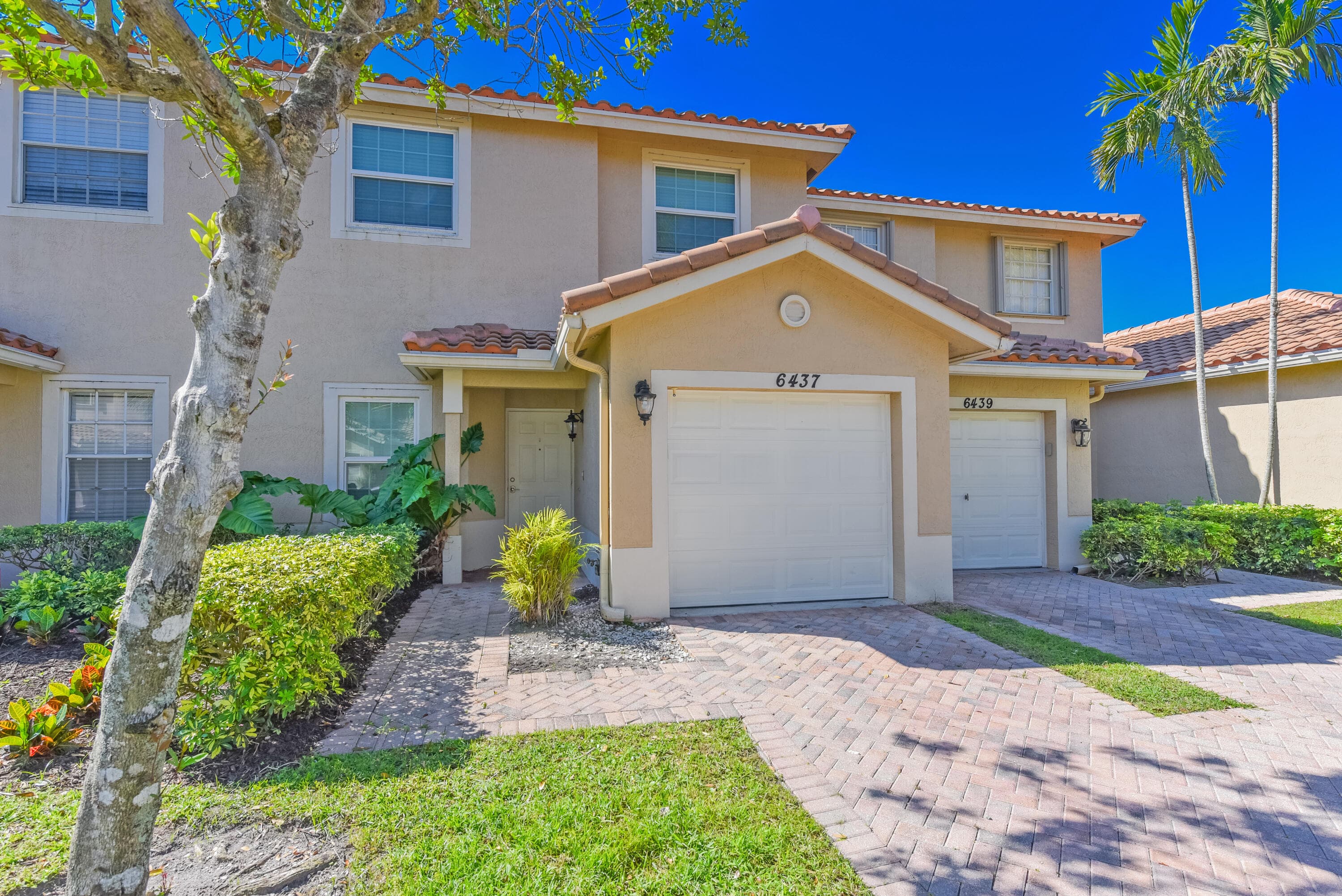 6437 Park Lake Circle, Boynton Beach, FL 33437 — photo 2 of 35
