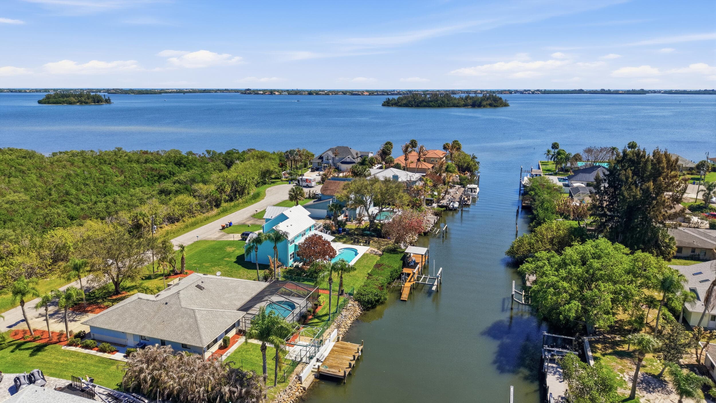 433 SE 12th St Street SE, Vero Beach, FL 32962 — photo 10 of 39