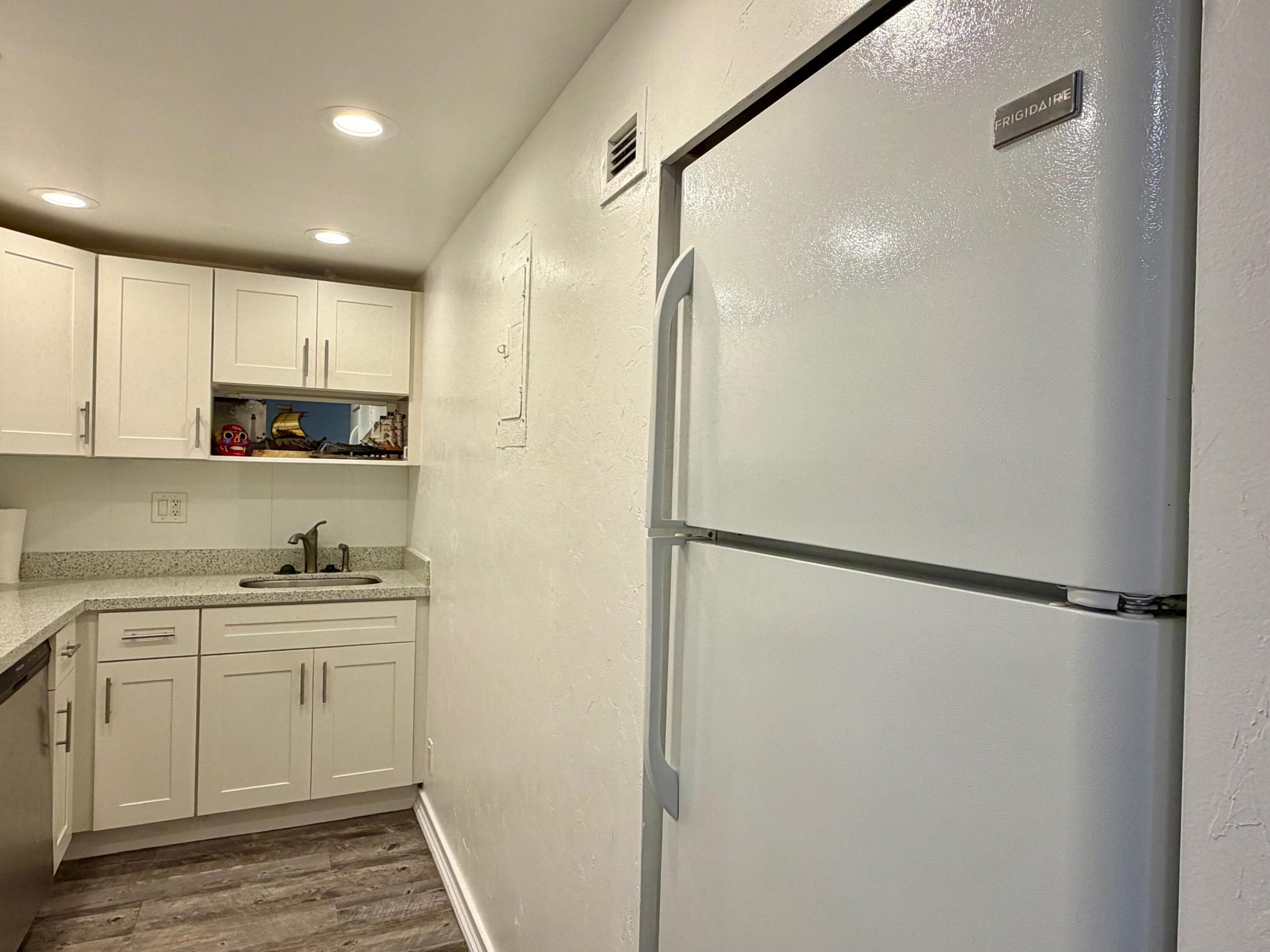 3000 Riomar Street 410, Fort Lauderdale, FL 33304 — photo 2 of 26