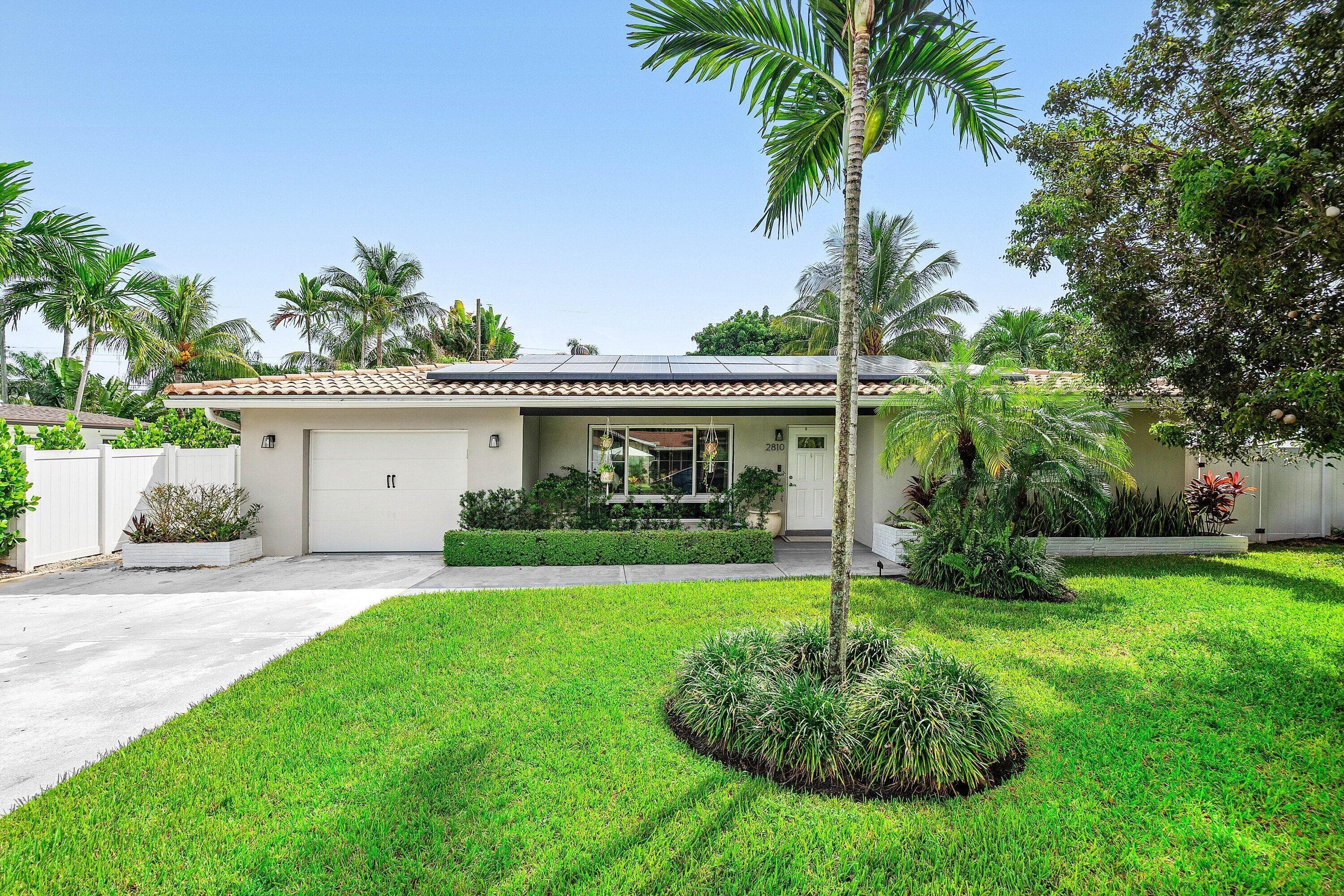 2810 SW 5th Street, Boynton Beach, FL 33435 — photo 3 of 84