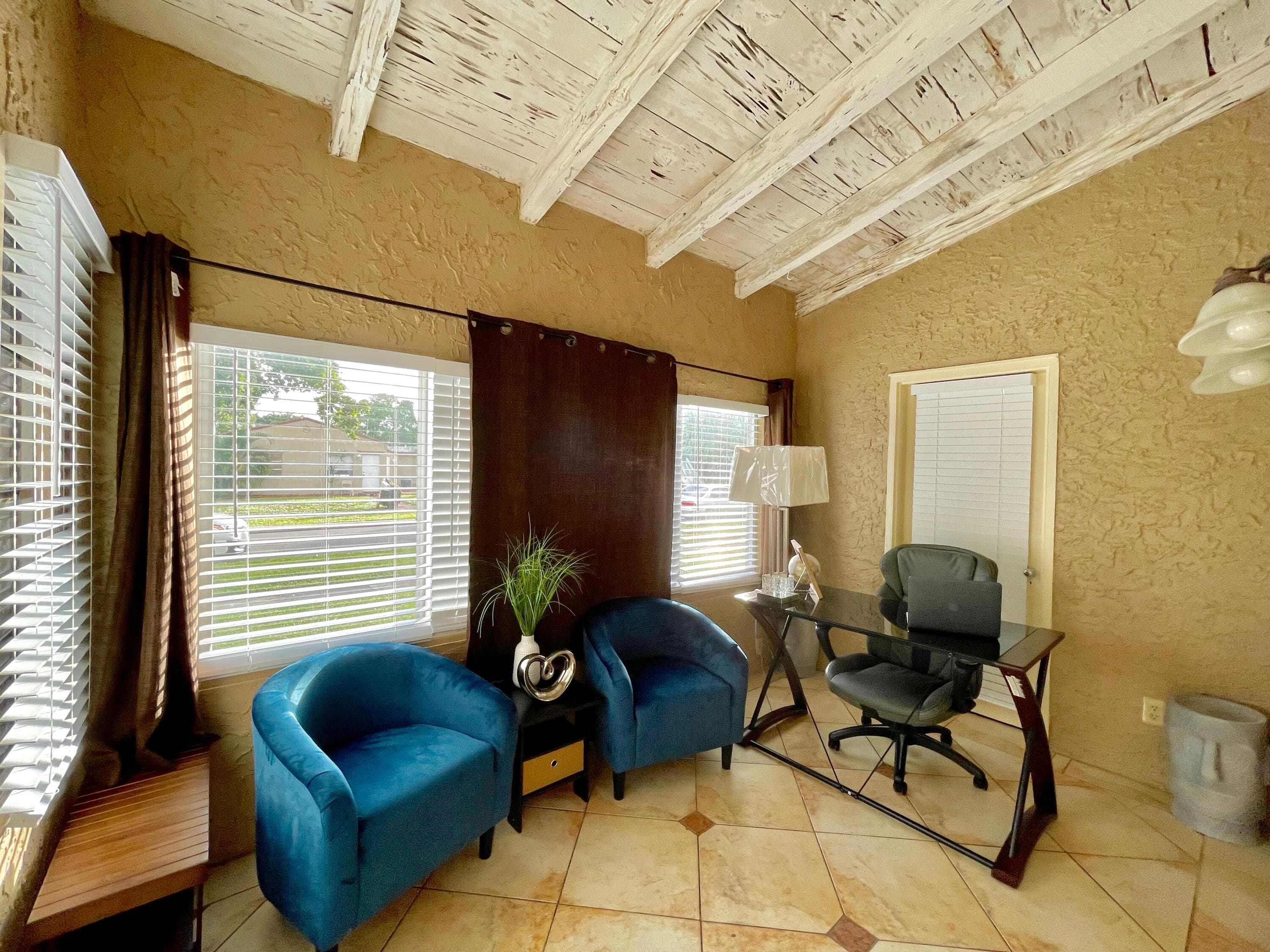 5555 Garden Avenue, West Palm Beach, FL 33405 — photo 10 of 38