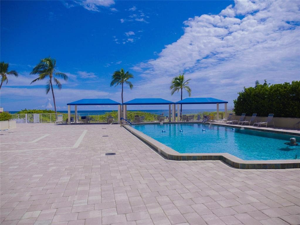 2000 S Ocean Boulevard 2p, Lauderdale-By-The-Sea, FL 33062 — photo 17 of 22