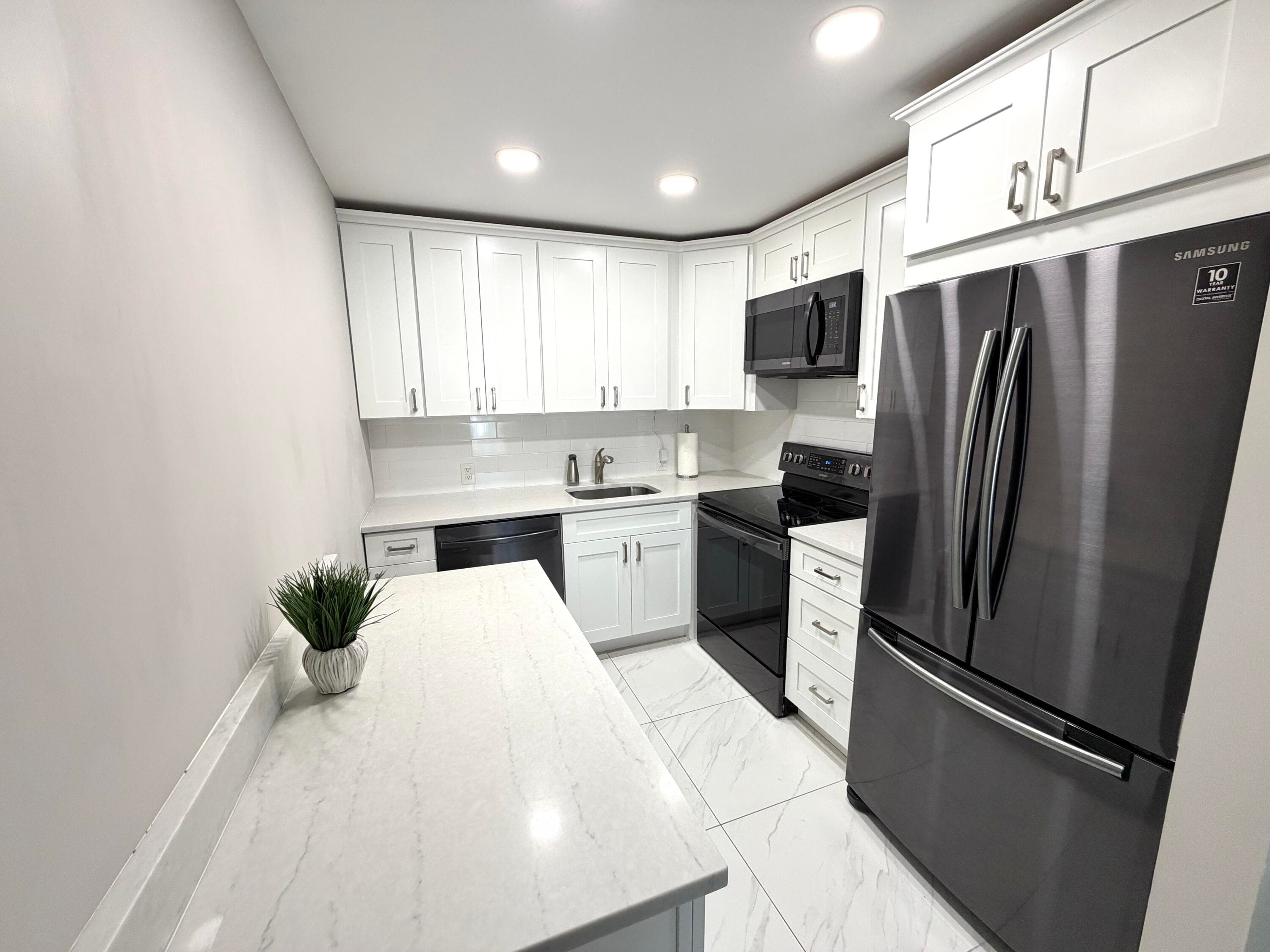 101 Dorset C, Boca Raton, FL 33434 — photo 4 of 34
