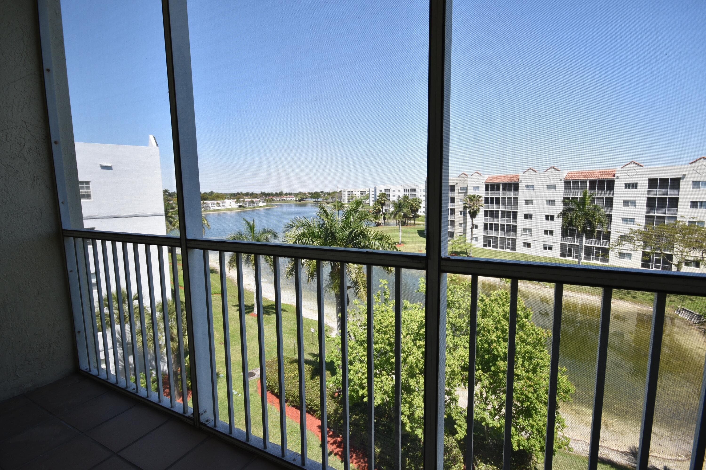 Condominium in Doral — photo 7 of 12