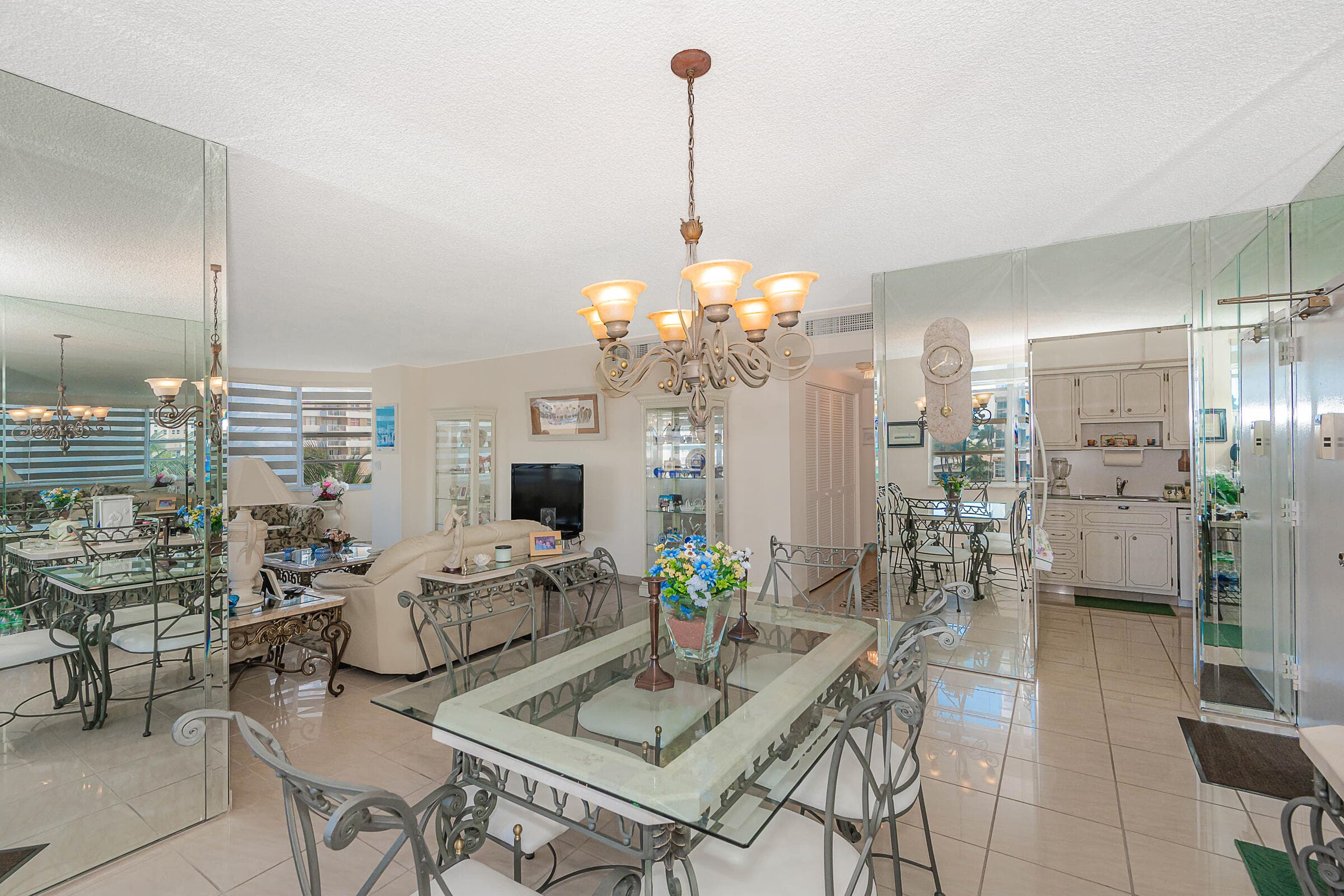 Condominium in Hallandale Beach — photo 3 of 22