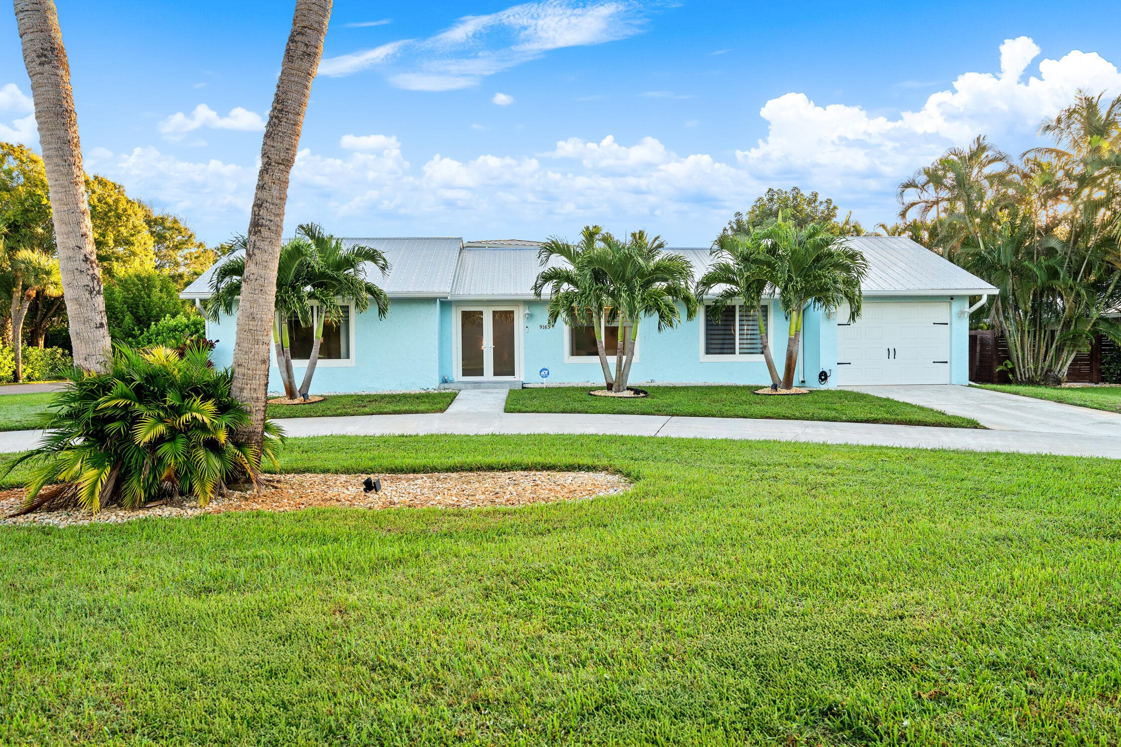 9165 SE Yacht Club Circle, Hobe Sound, FL 33455 — photo 2 of 39